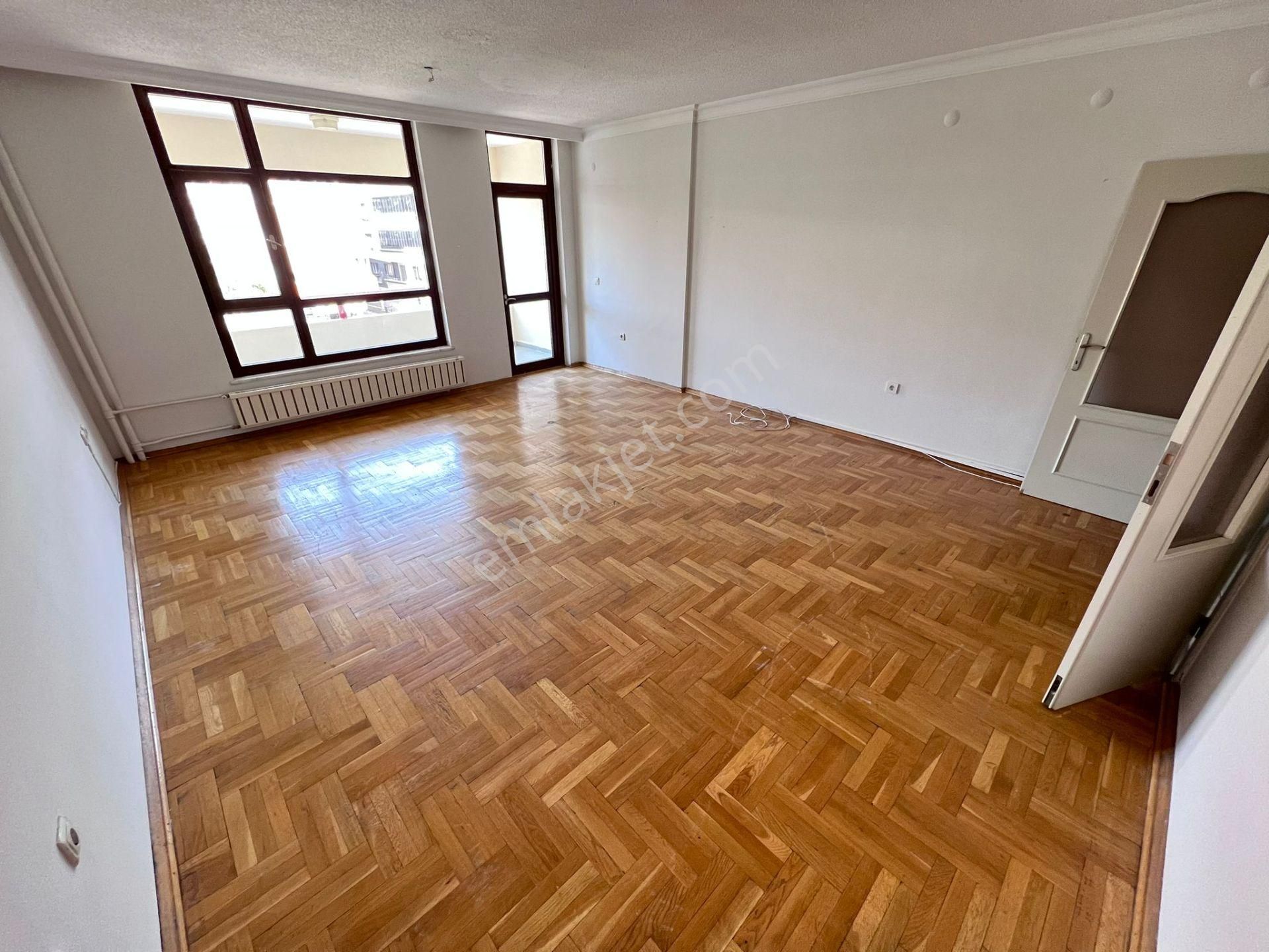 Atanora Vadi'den Dikmen Cad Üzeri 7*24 Güvenlikli Sitede Boş Ön Cephe 3+1 - Görsel 3