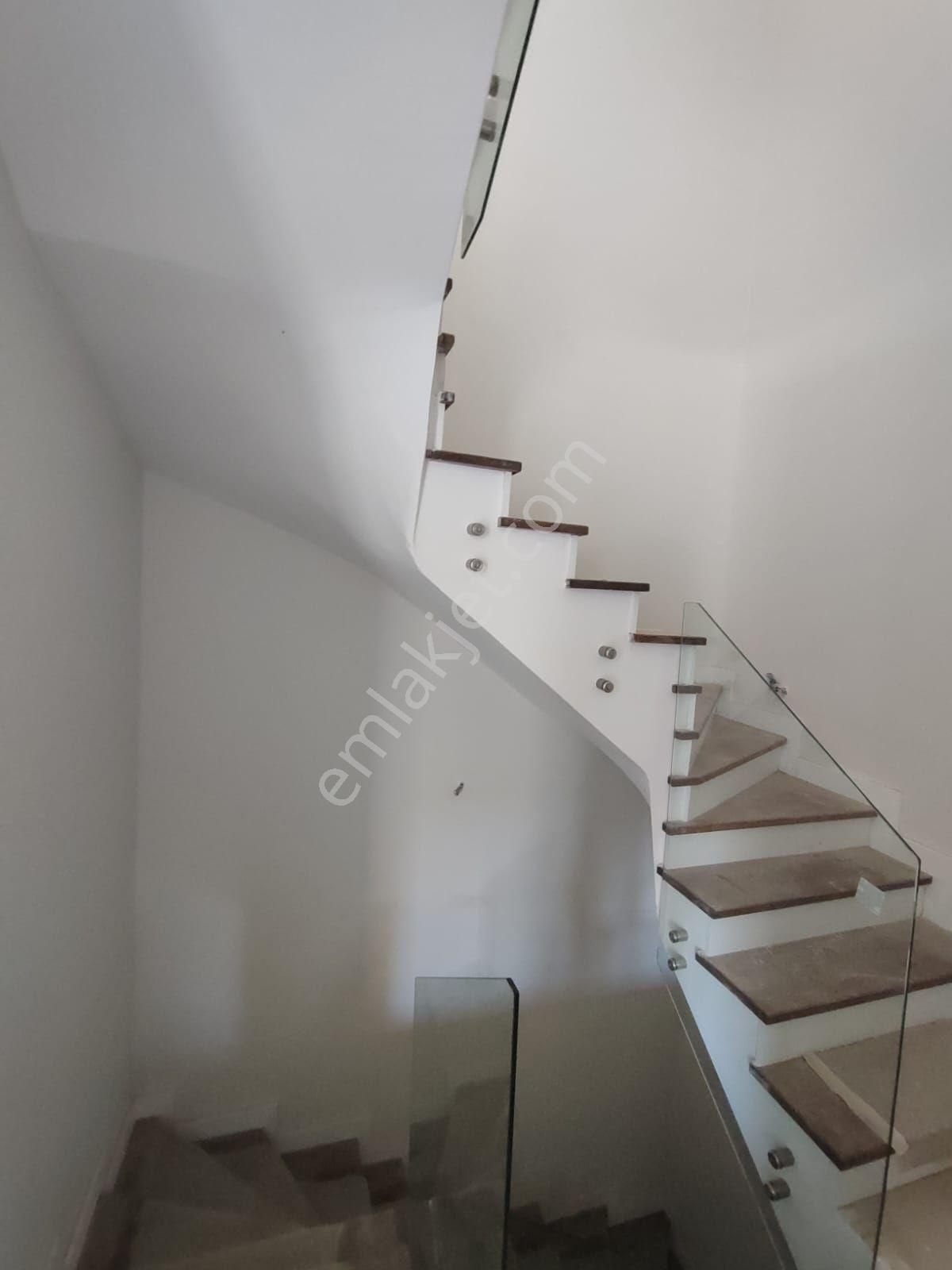 Kuşadası Karaova'da Müstakil Özel Havuzlu Sıfır 5+2 - Görsel 12