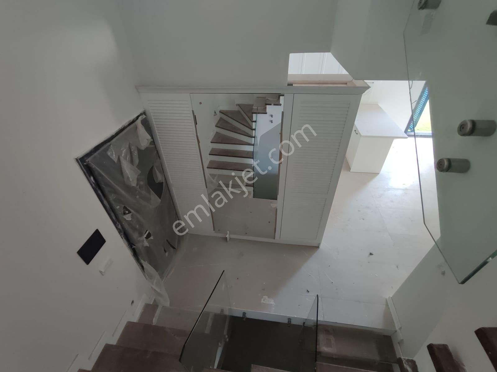 Kuşadası Karaova'da Müstakil Özel Havuzlu Sıfır 5+2 - Görsel 10