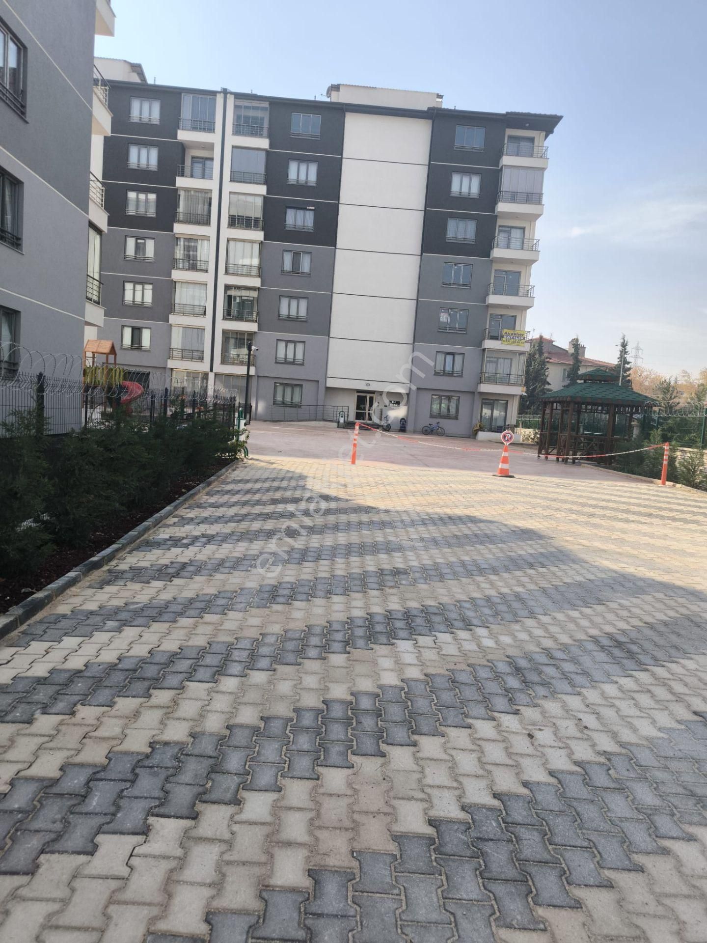 Esenler Mh. Yer Konum Güzel Ferah 3+1 Daire - Görsel 30