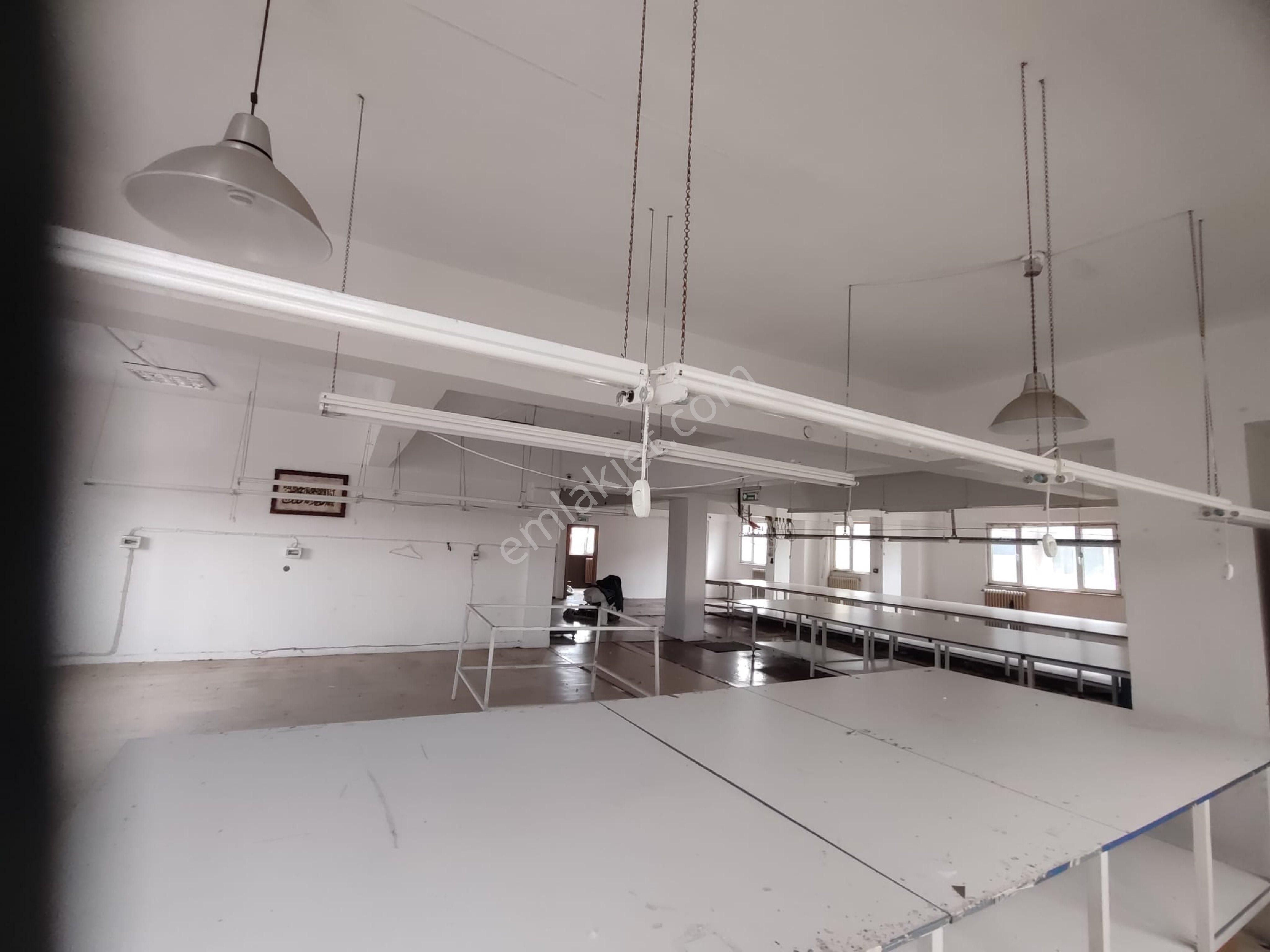 Merterde İtfaiyenin Yanında 270 M2 3. Kat Asansörlü Otoparklı - Görsel 6