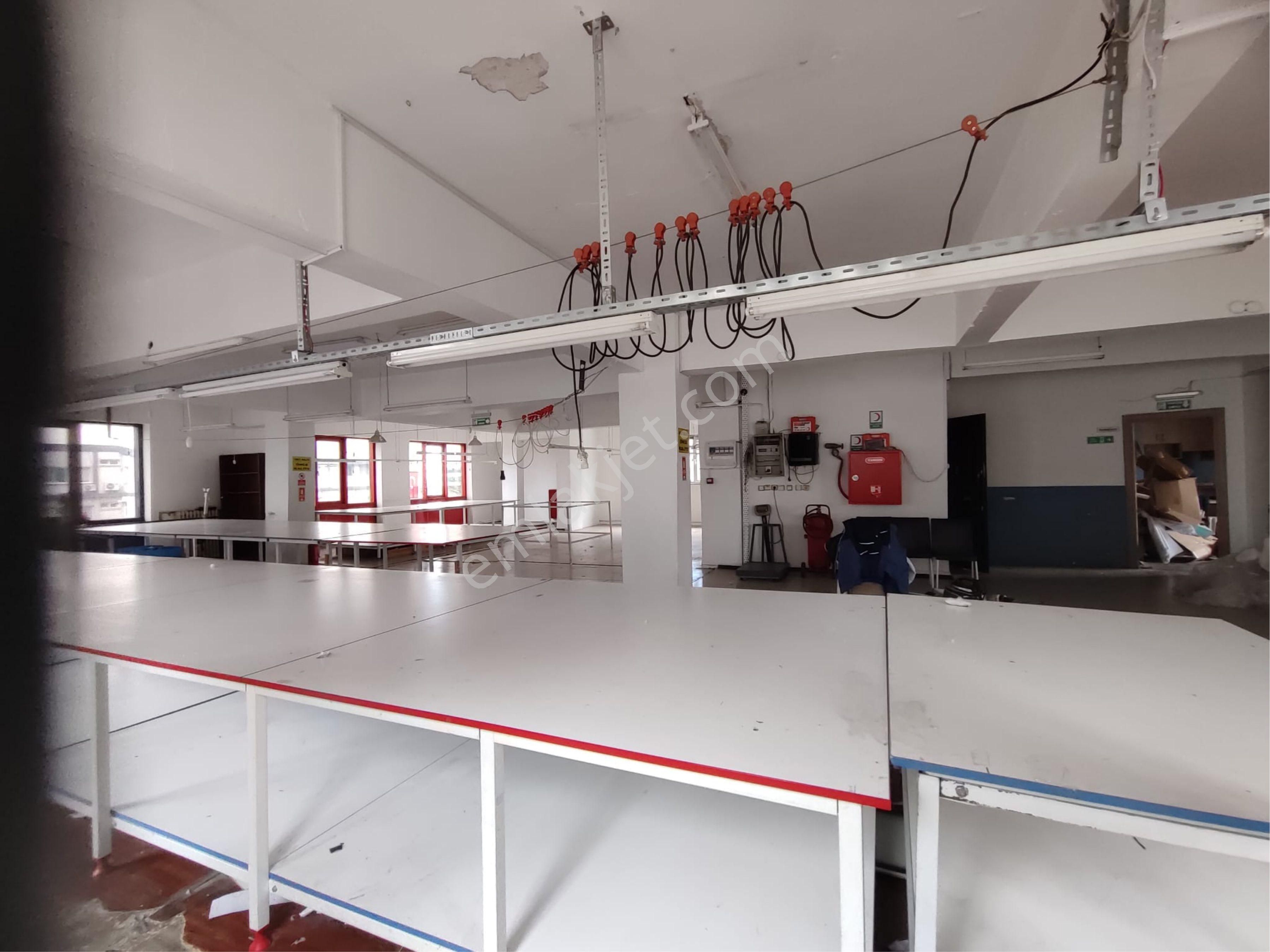 Merterde İtfaiyenin Yanında 270 M2 3. Kat Asansörlü Otoparklı - Görsel 11