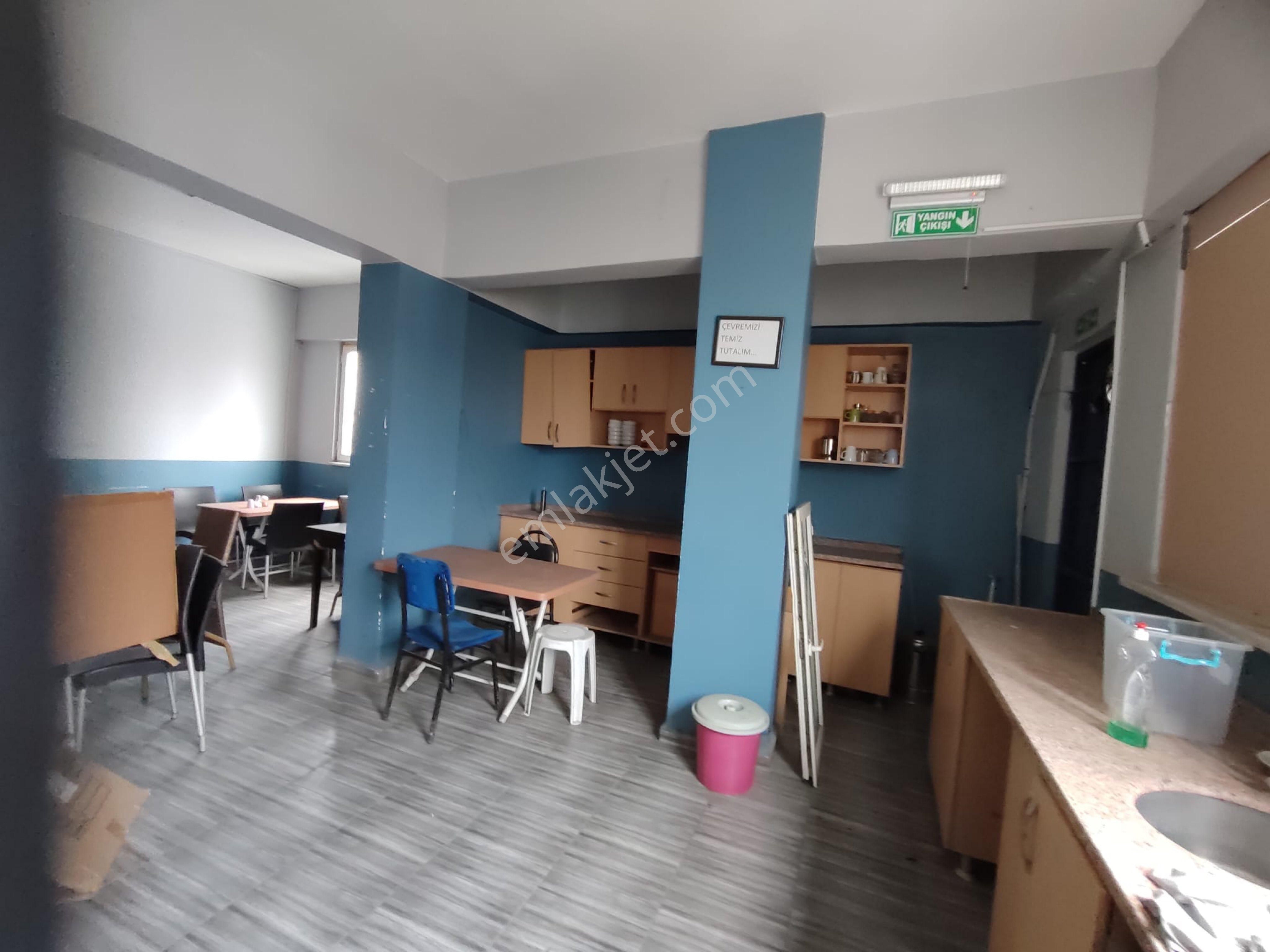 Merterde İtfaiyenin Yanında 270 M2 3. Kat Asansörlü Otoparklı - Görsel 36