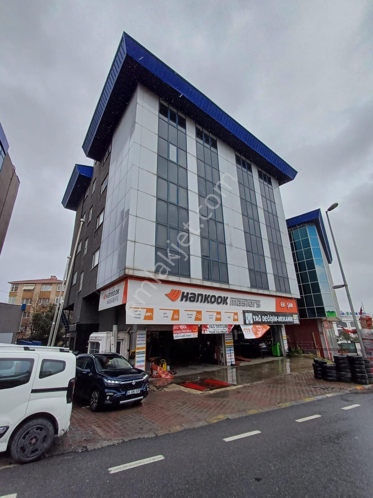 Merterde İtfaiyenin Yanında 270 M2 3. Kat Asansörlü Otoparklı - Görsel 29