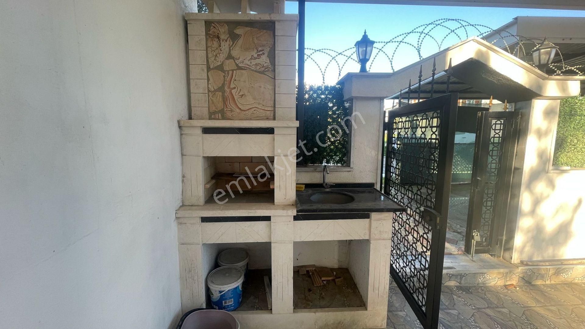 Yeniçiftlik'te Denize 600 Metre Mesafede Kombi Pet Haz 2+1 Villa - Görsel 29