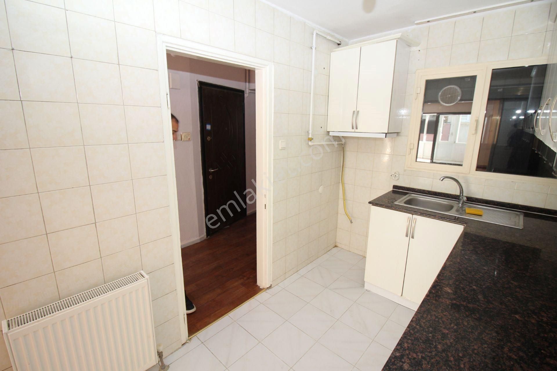 Üçkuyular Merkezde Arakat Bakımlı D.gazlı 3+1 Kiralık - Görsel 20