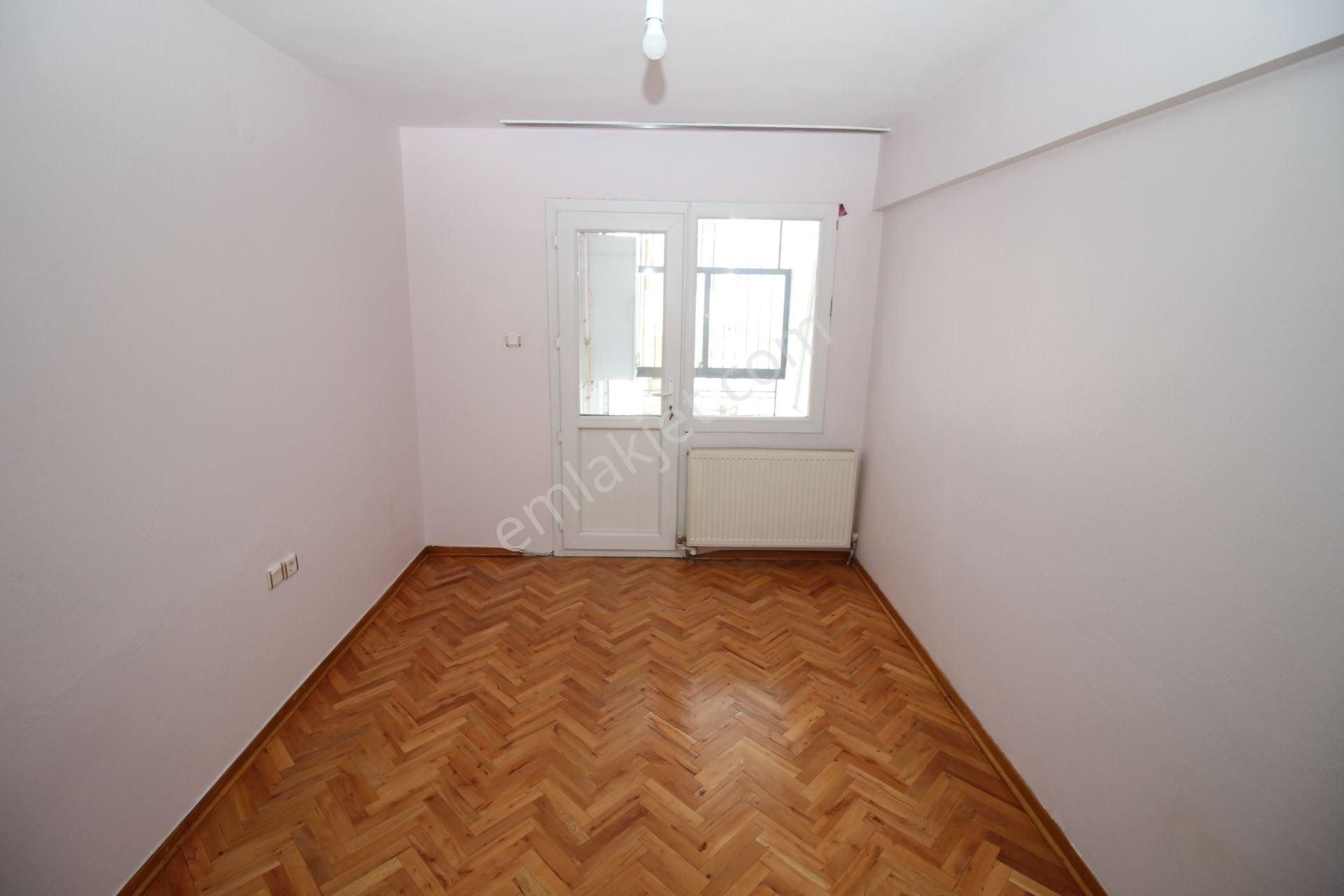 Üçkuyular Merkezde Arakat Bakımlı D.gazlı 3+1 Kiralık - Görsel 26