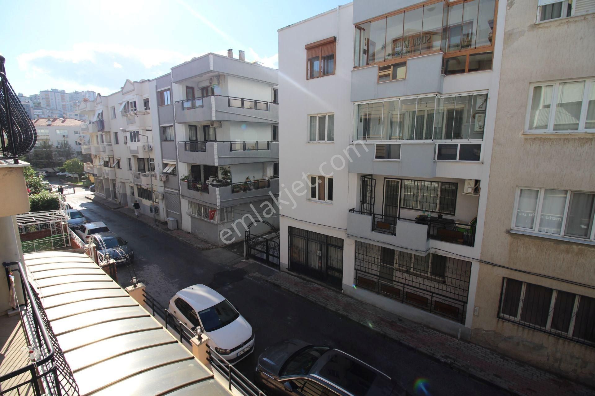 Üçkuyular Merkezde Arakat Bakımlı D.gazlı 3+1 Kiralık - Görsel 13