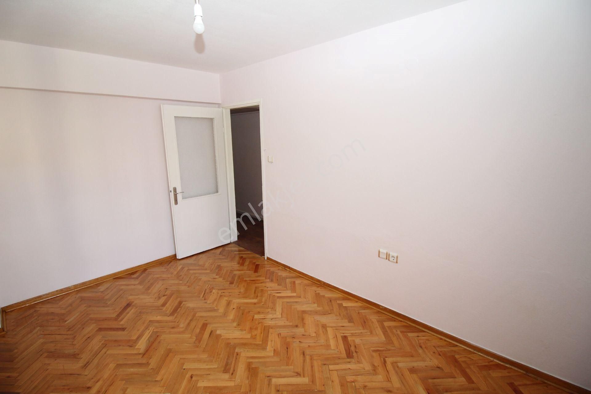 Üçkuyular Merkezde Arakat Bakımlı D.gazlı 3+1 Kiralık - Görsel 30