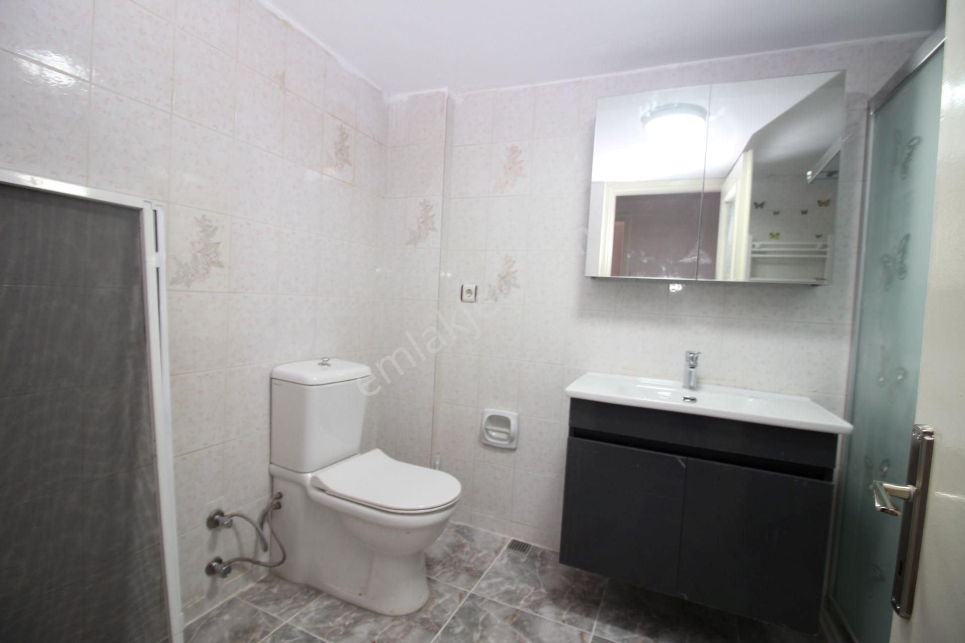 Üçkuyular Merkezde Arakat Bakımlı D.gazlı 3+1 Kiralık - Görsel 35