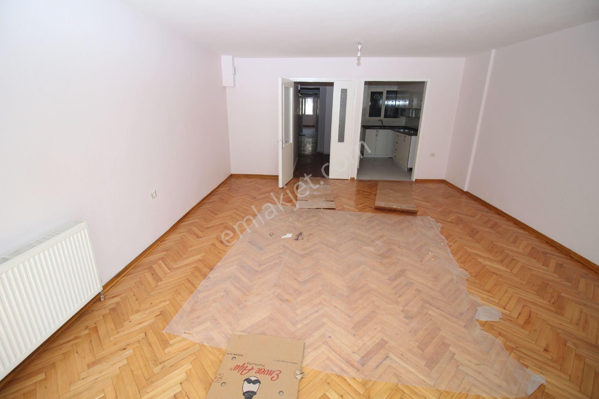 Üçkuyular Merkezde Arakat Bakımlı D.gazlı 3+1 Kiralık - Görsel 6