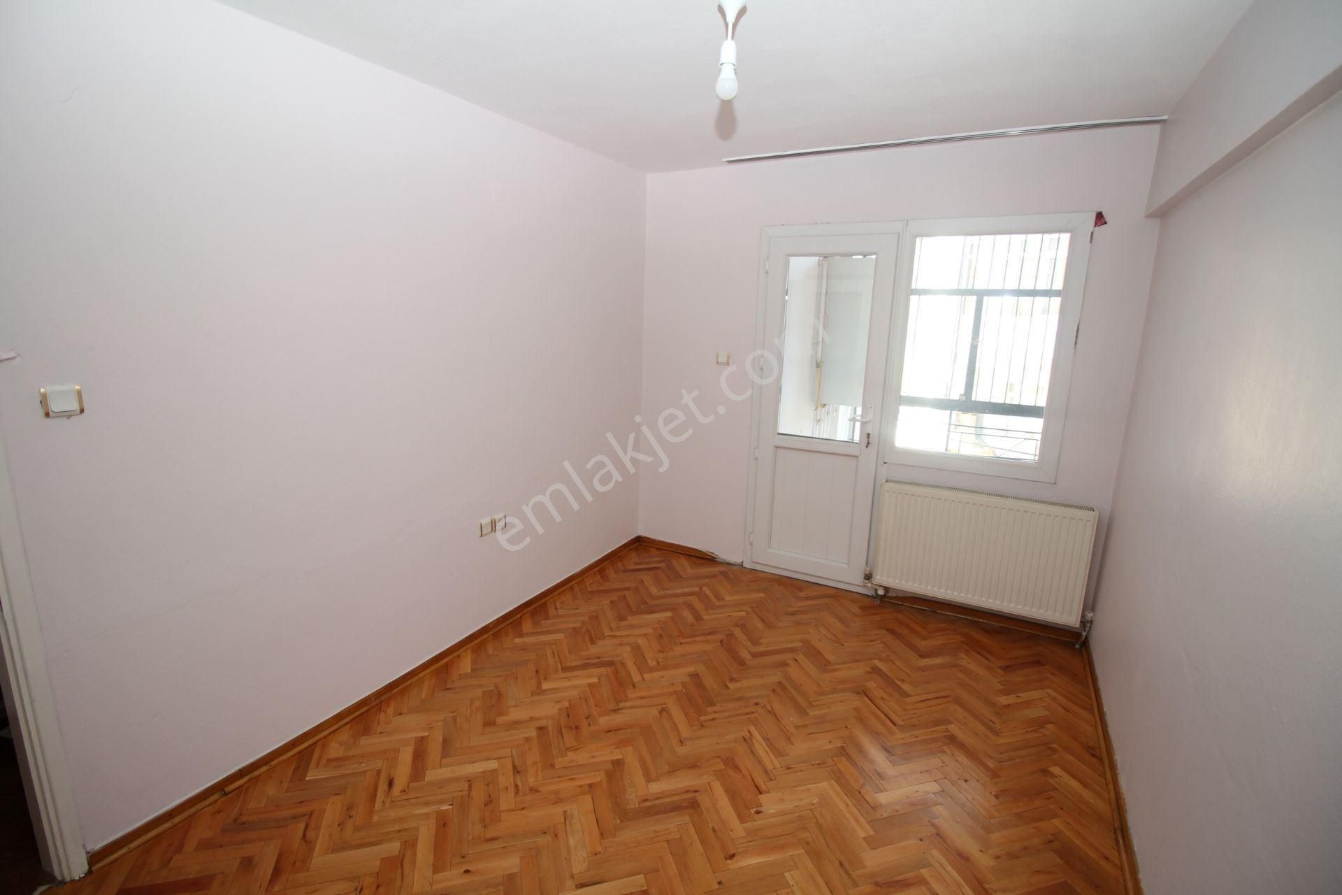 Üçkuyular Merkezde Arakat Bakımlı D.gazlı 3+1 Kiralık - Görsel 27