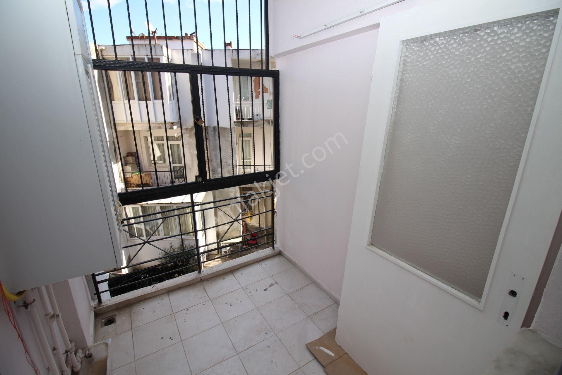 Üçkuyular Merkezde Arakat Bakımlı D.gazlı 3+1 Kiralık - Görsel 31
