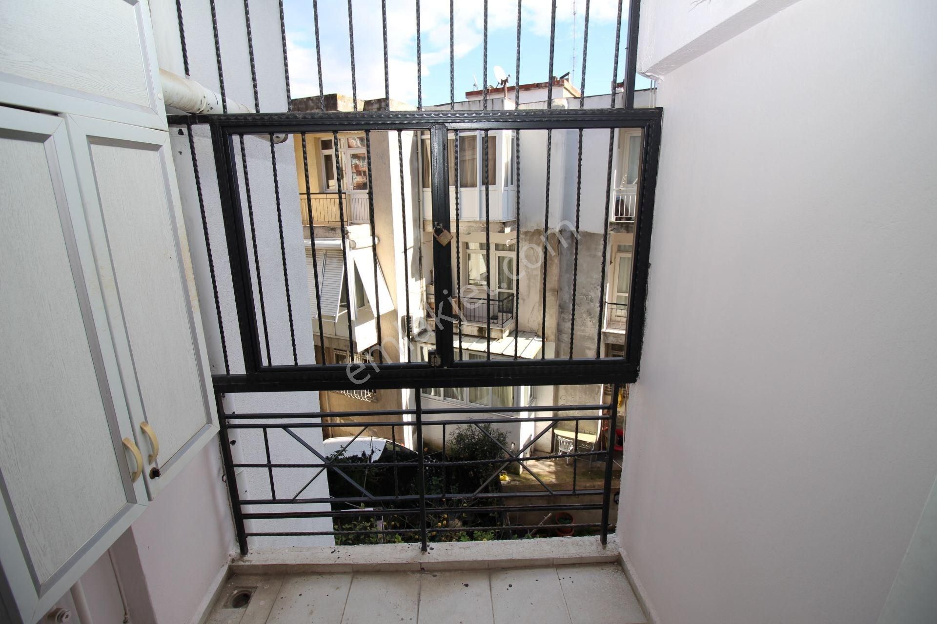 Üçkuyular Merkezde Arakat Bakımlı D.gazlı 3+1 Kiralık - Görsel 32