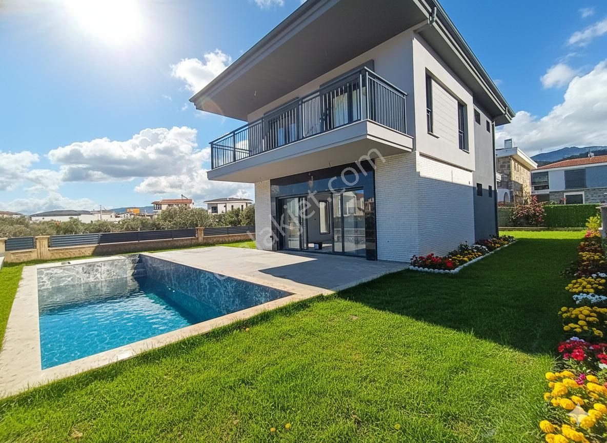 Kuşadası Davutlar’da Özel Bahçeli, Özel Havuzlu Sıfır Dubleks Lüks Villa - Görsel 6