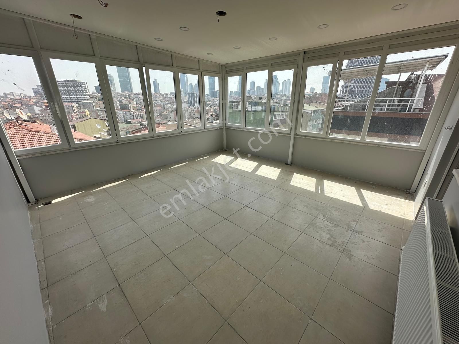 Gültepe'de Cadde Üzerinde 1+1 Kiralık Daire,artum'dan - Görsel 6