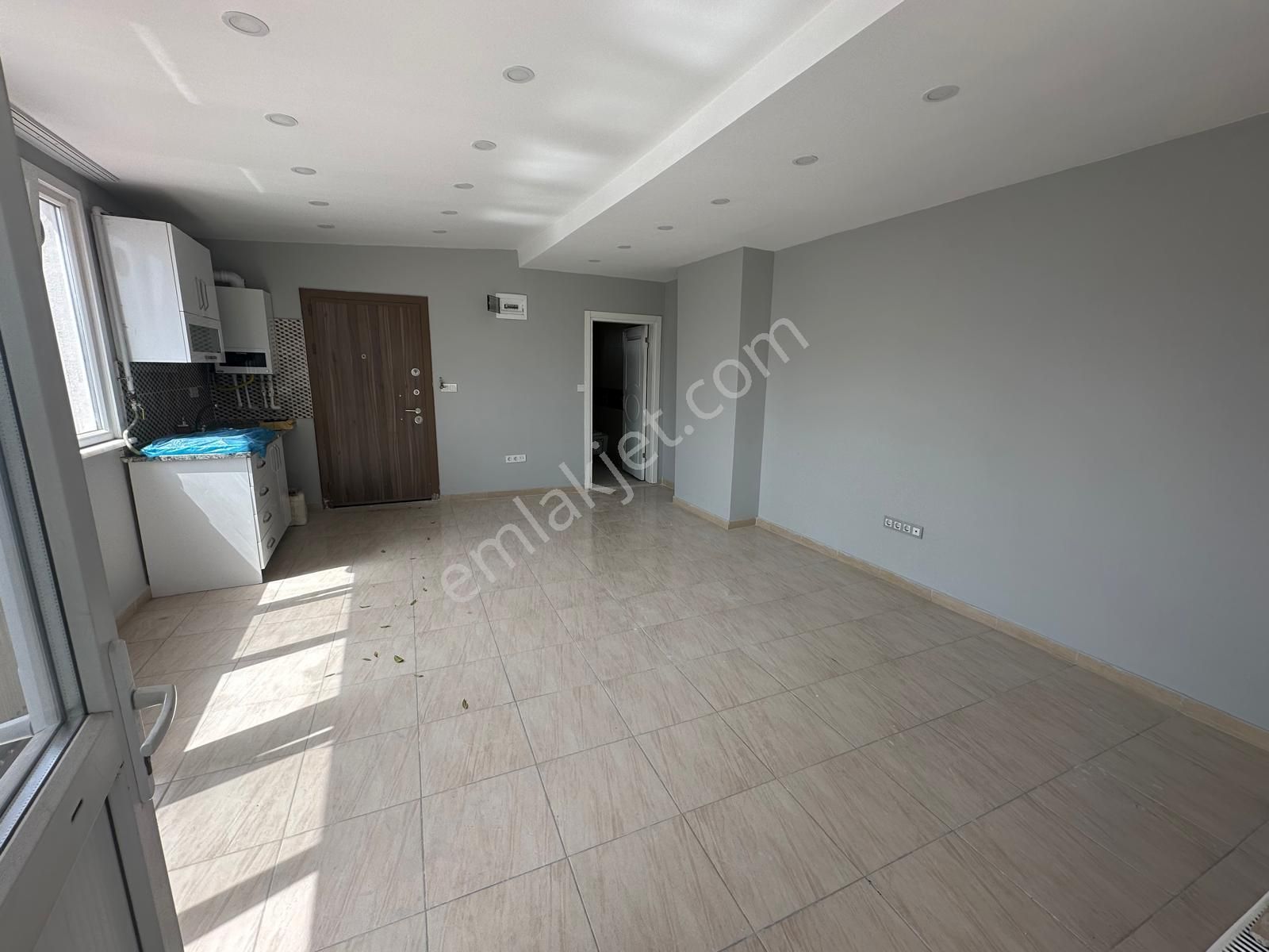 Gültepe'de Cadde Üzerinde 1+1 Kiralık Daire,artum'dan - Görsel 3