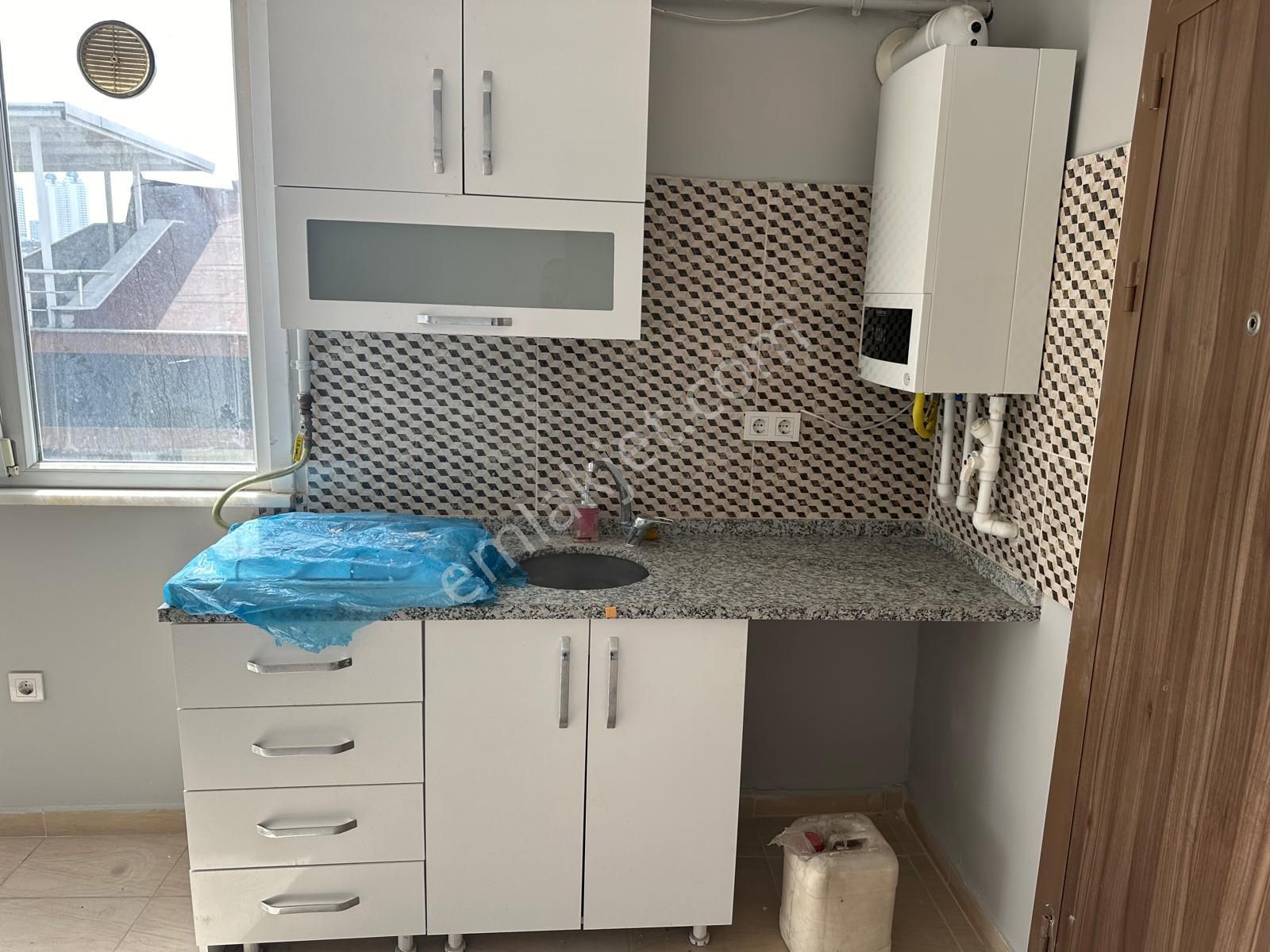 Gültepe'de Cadde Üzerinde 1+1 Kiralık Daire,artum'dan - Görsel 4