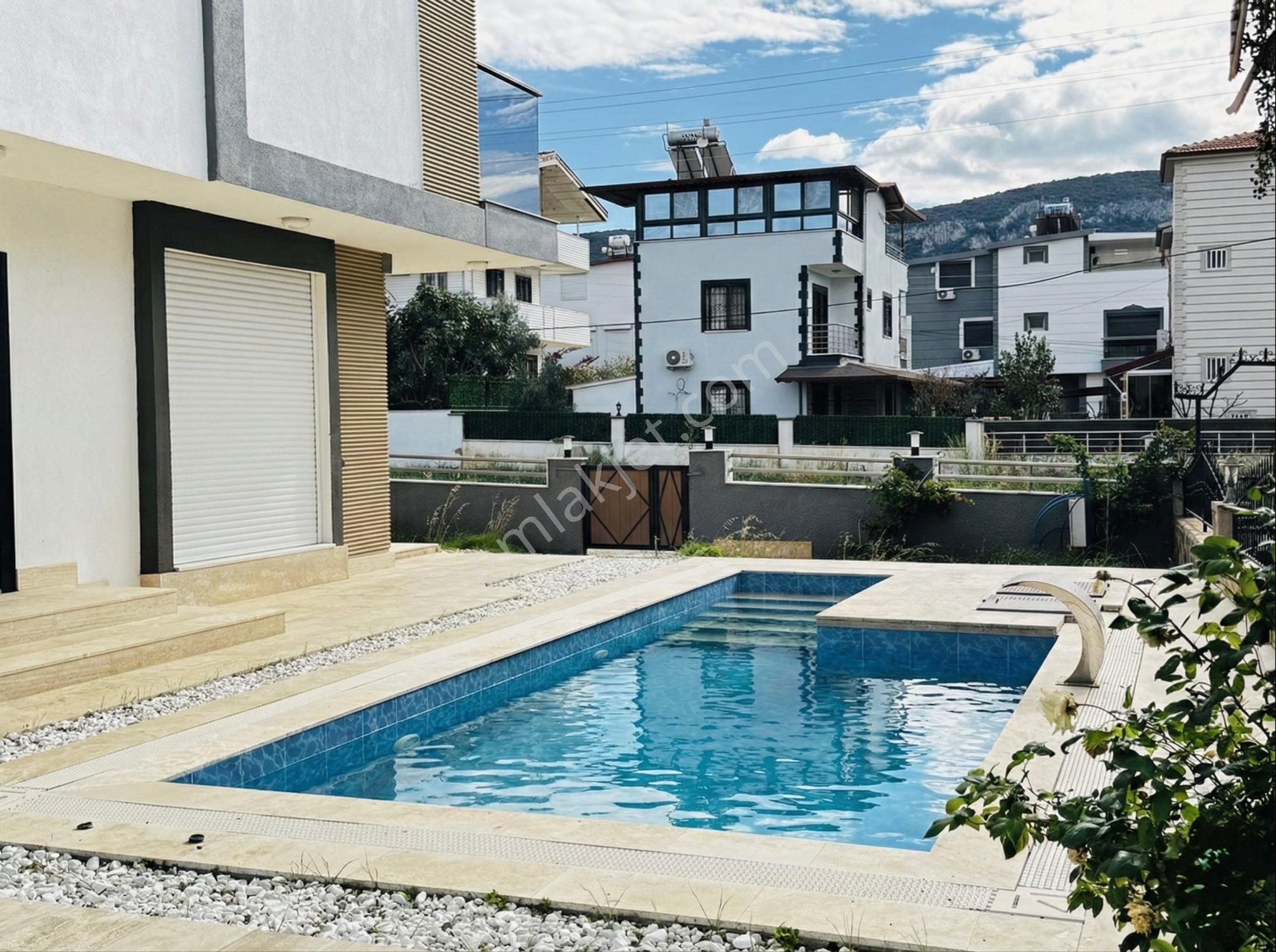 Didim Akbük Merkezde Denize 200m Mesafede, Özel Havuzlu Lüks Villa - Görsel 8