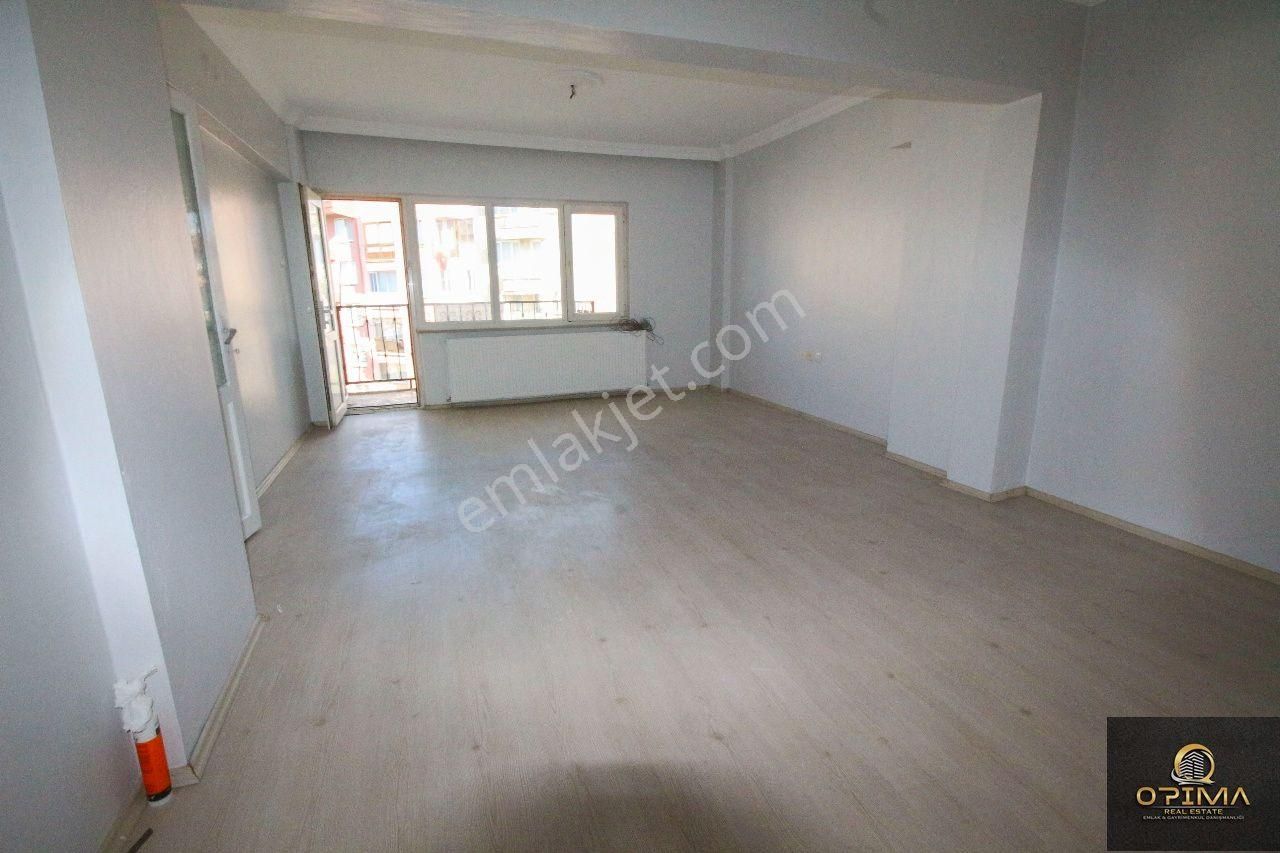 Opimadan Halitpaşada Çarşı Merkezde Ara Kat 2+1 Kiralık Daire - Görsel 3