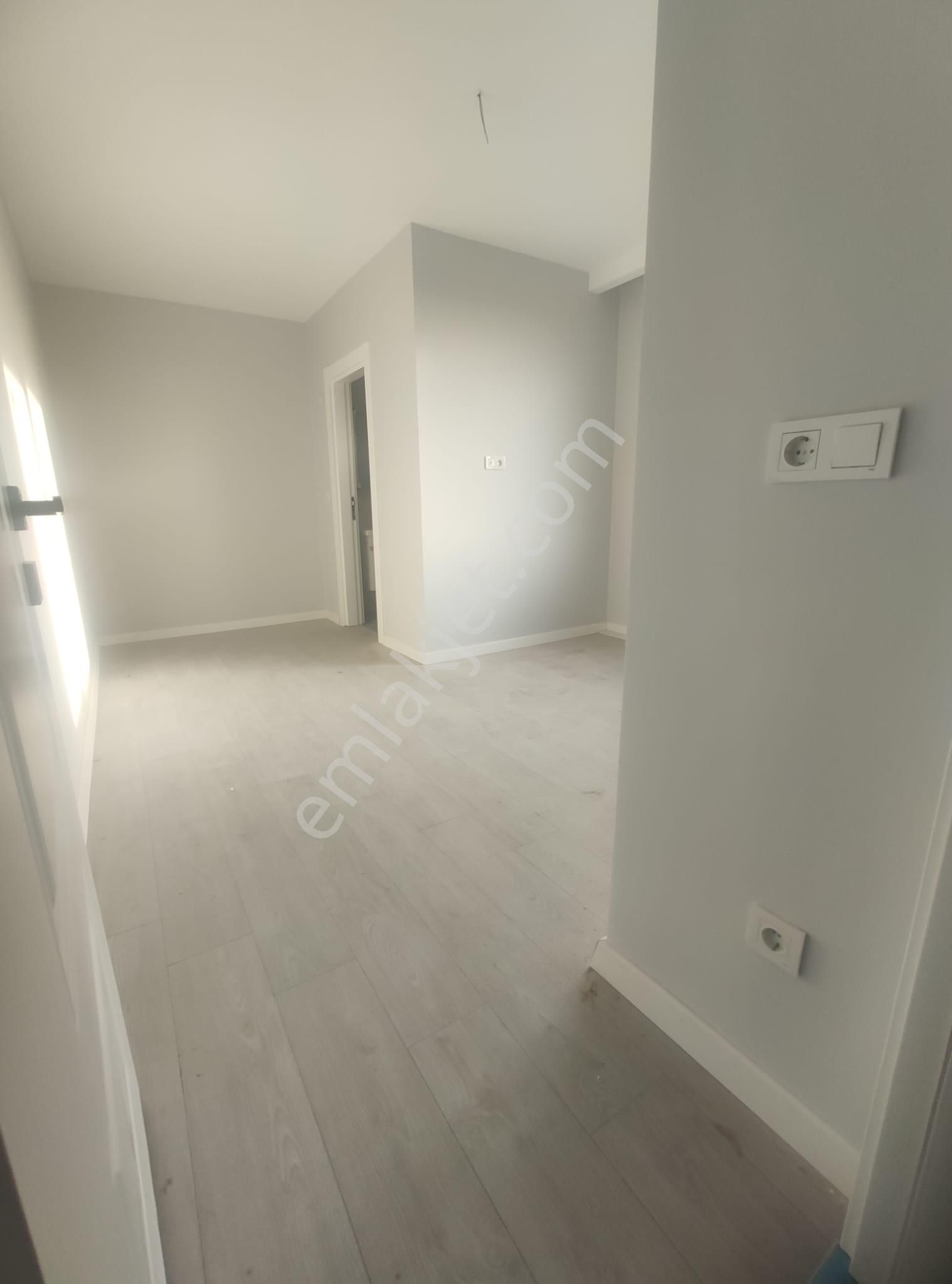 Büşra Gayrimenkulden Yeni Mah Satılık Daire 3+1 Kat 3 Ebeveyin Banyolu 120m2 İskanlı - Görsel 12