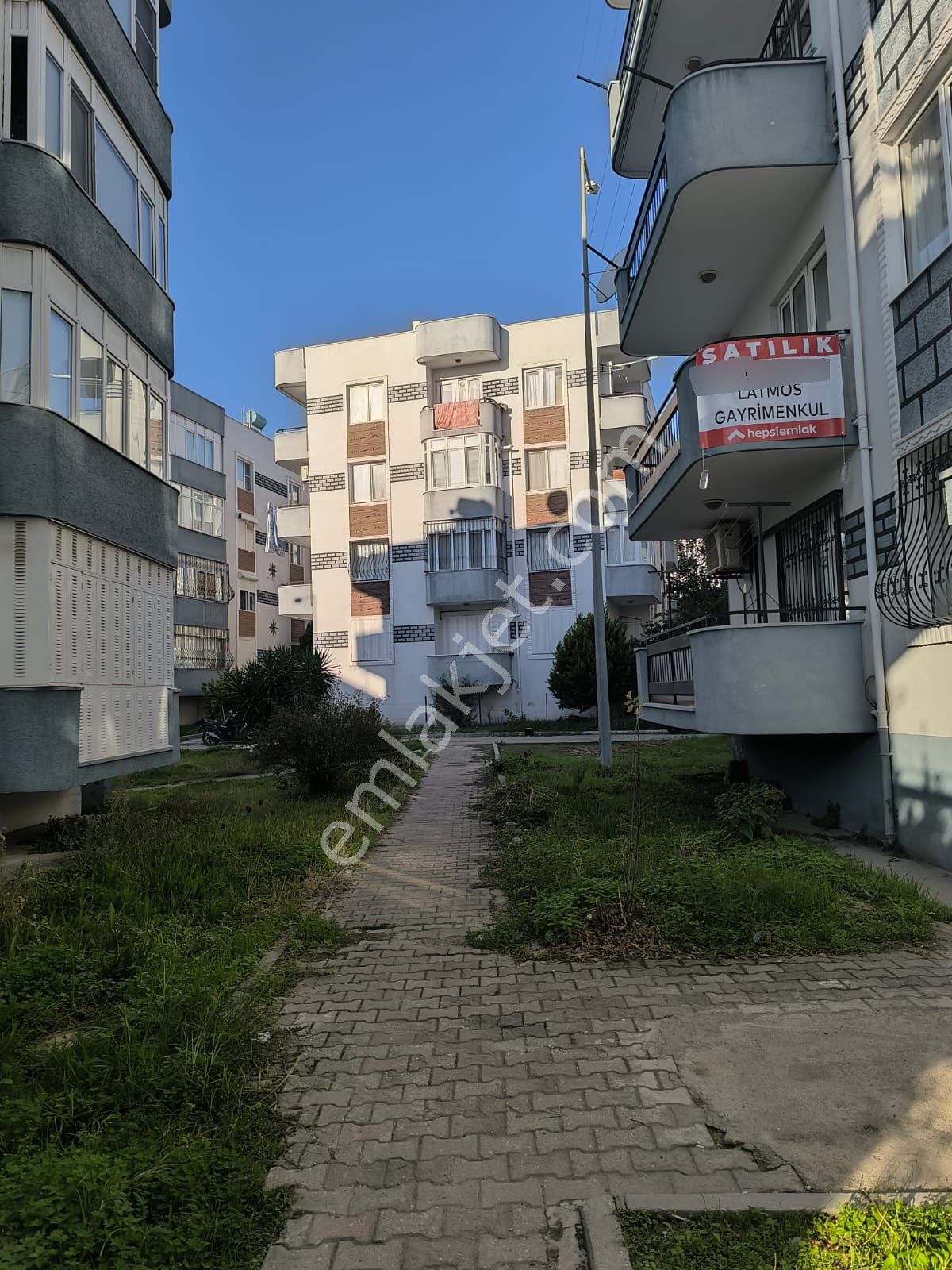 Aydın Söke Konak Mahallesin’de Devlet Hastanesi Yolu Üzerinde Doğalgazlı Satılık 3+1 Daire