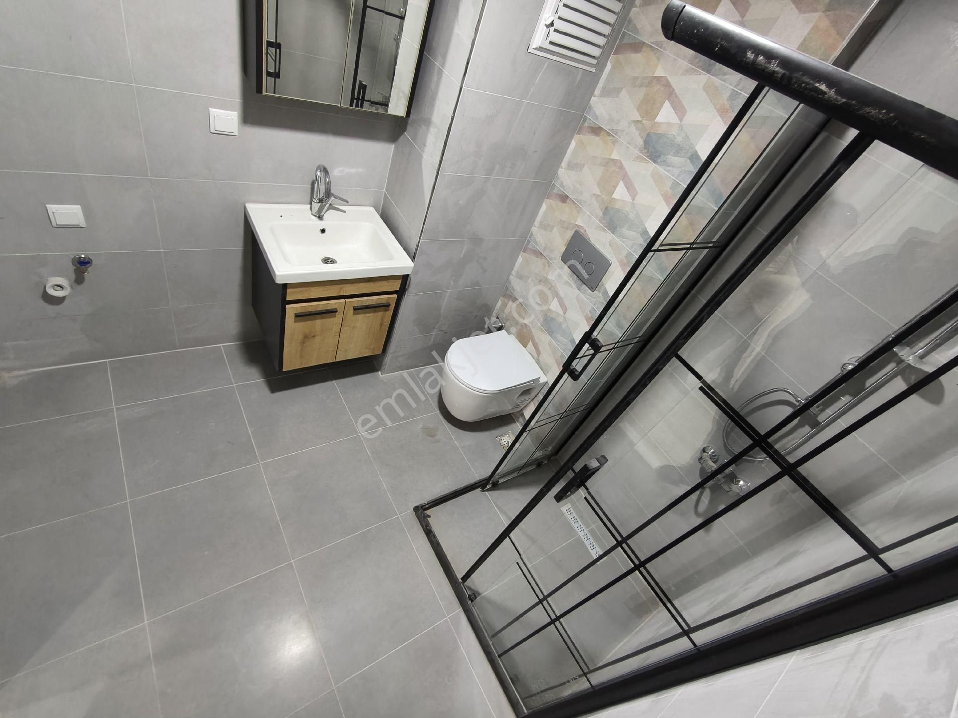 Pera'dan Şehir Hast'si Yanında Asansörlü,sıfır 2+0 Kiralık Daire - Görsel 17