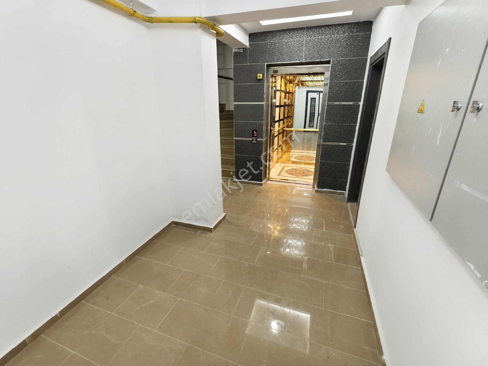 Pera'dan Şehir Hast'si Yanında Asansörlü,sıfır 2+0 Kiralık Daire - Görsel 2