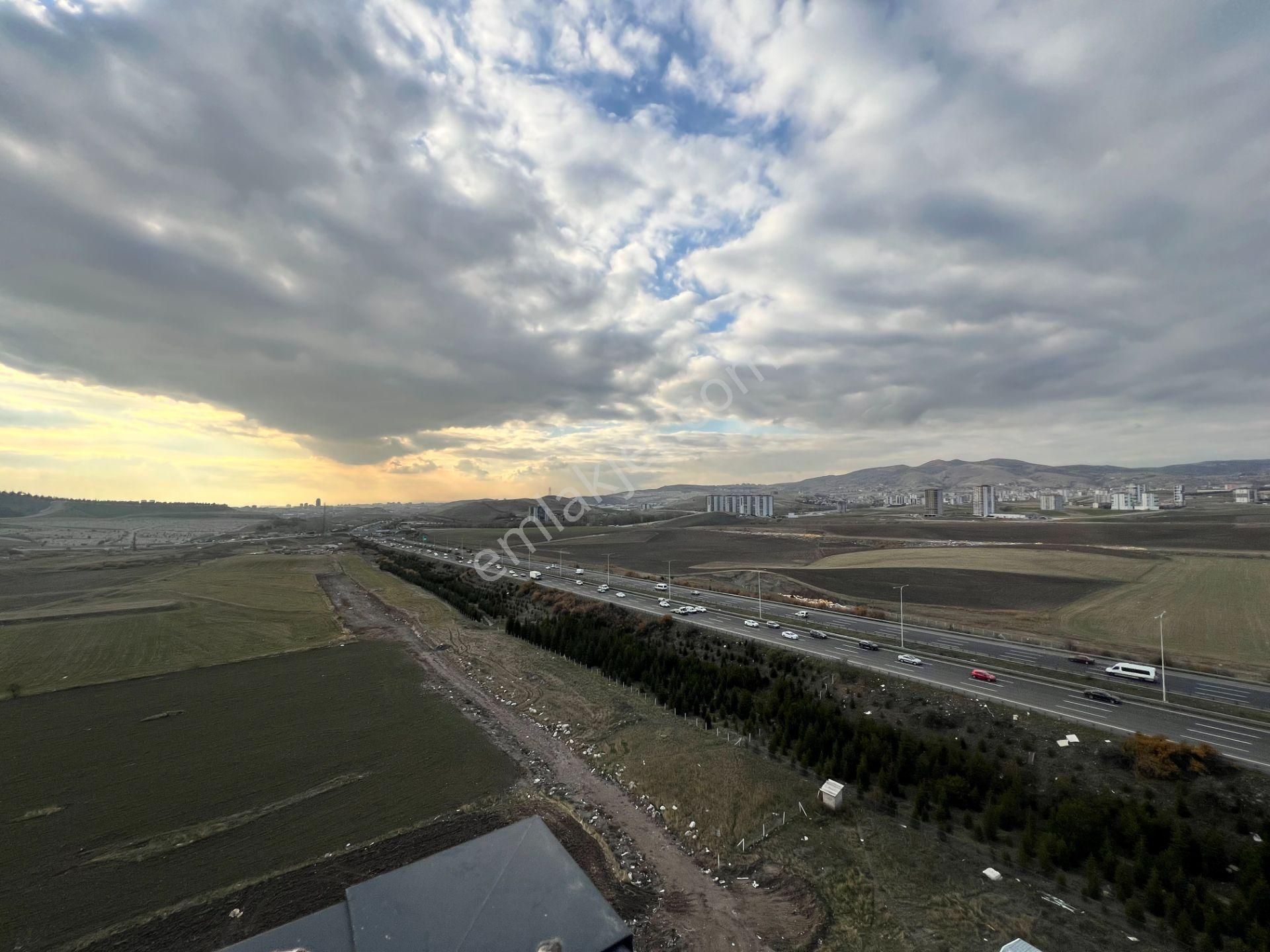 Cihandan Ovacık'ta Bulvar Yakını Sıfır 4+1 Daire