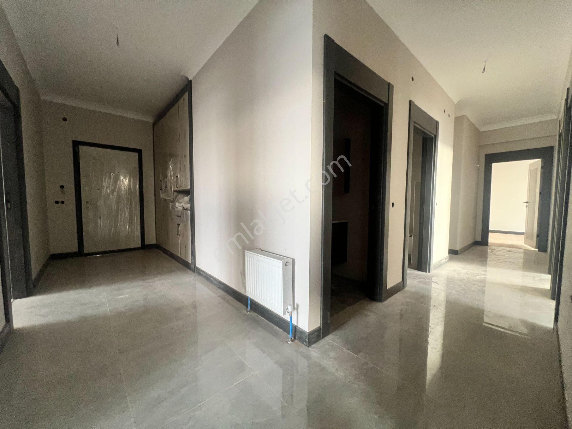 Cihandan Ovacık'ta Bulvar Yakını Sıfır 4+1 Daire - Görsel 37