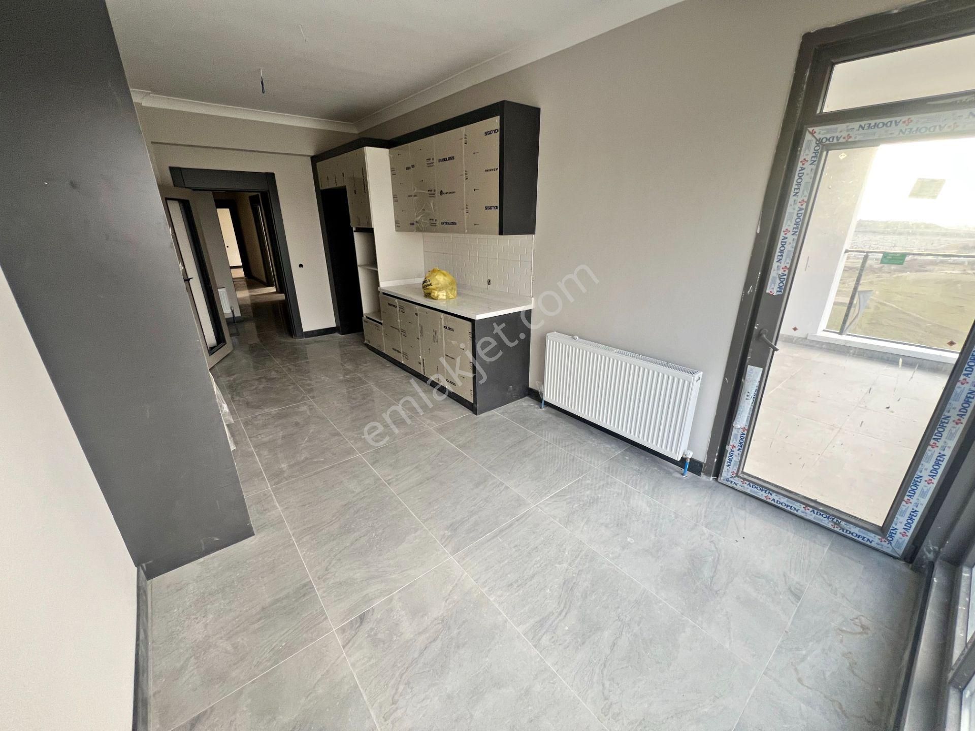 Cihandan Ovacık'ta Bulvar Yakını Sıfır 4+1 Daire - Görsel 4