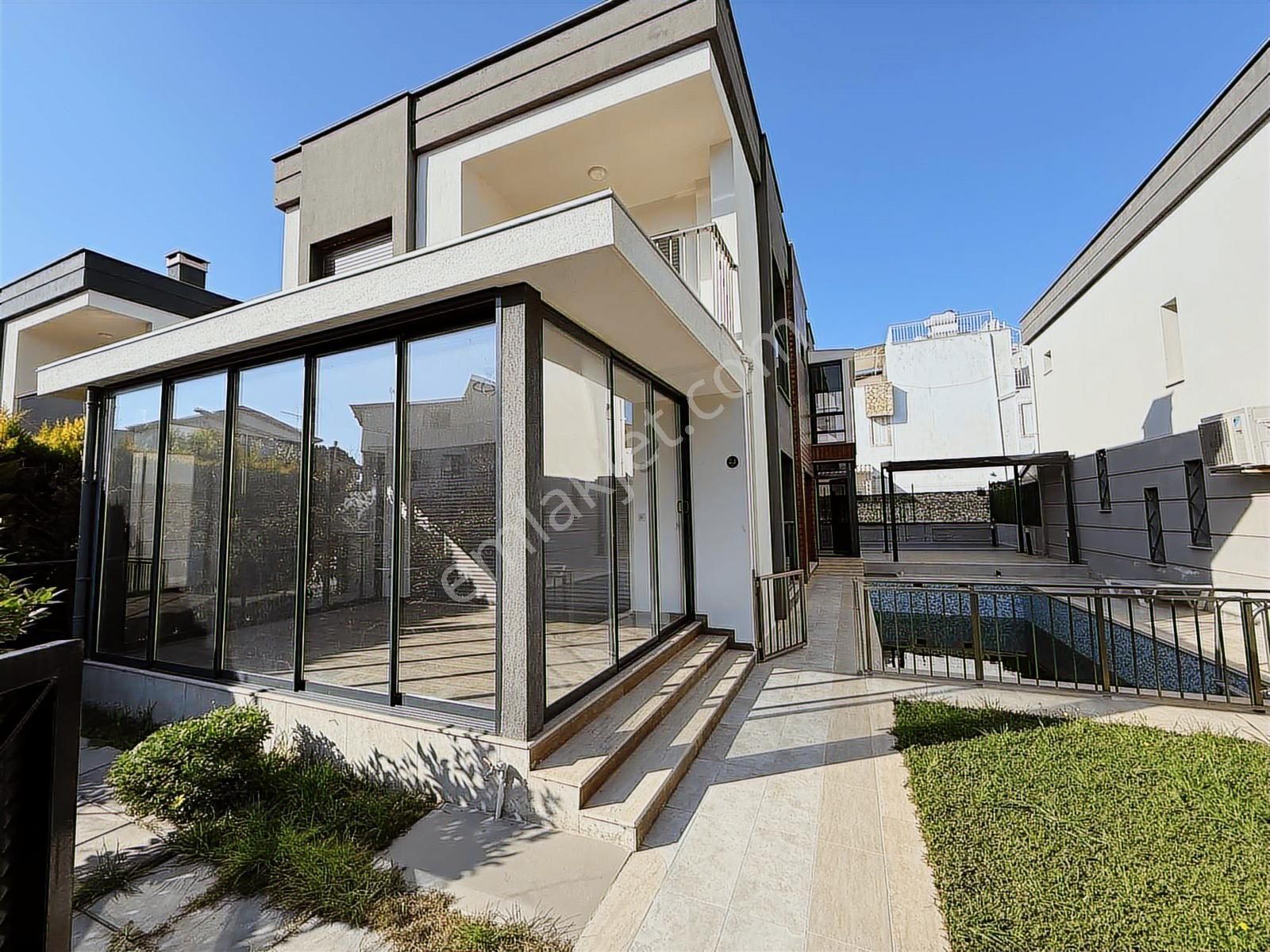 Kuşadası Karaova Avm Yakını Satılık 75 M2 Tabanlı 3+1 Villa - Görsel 2