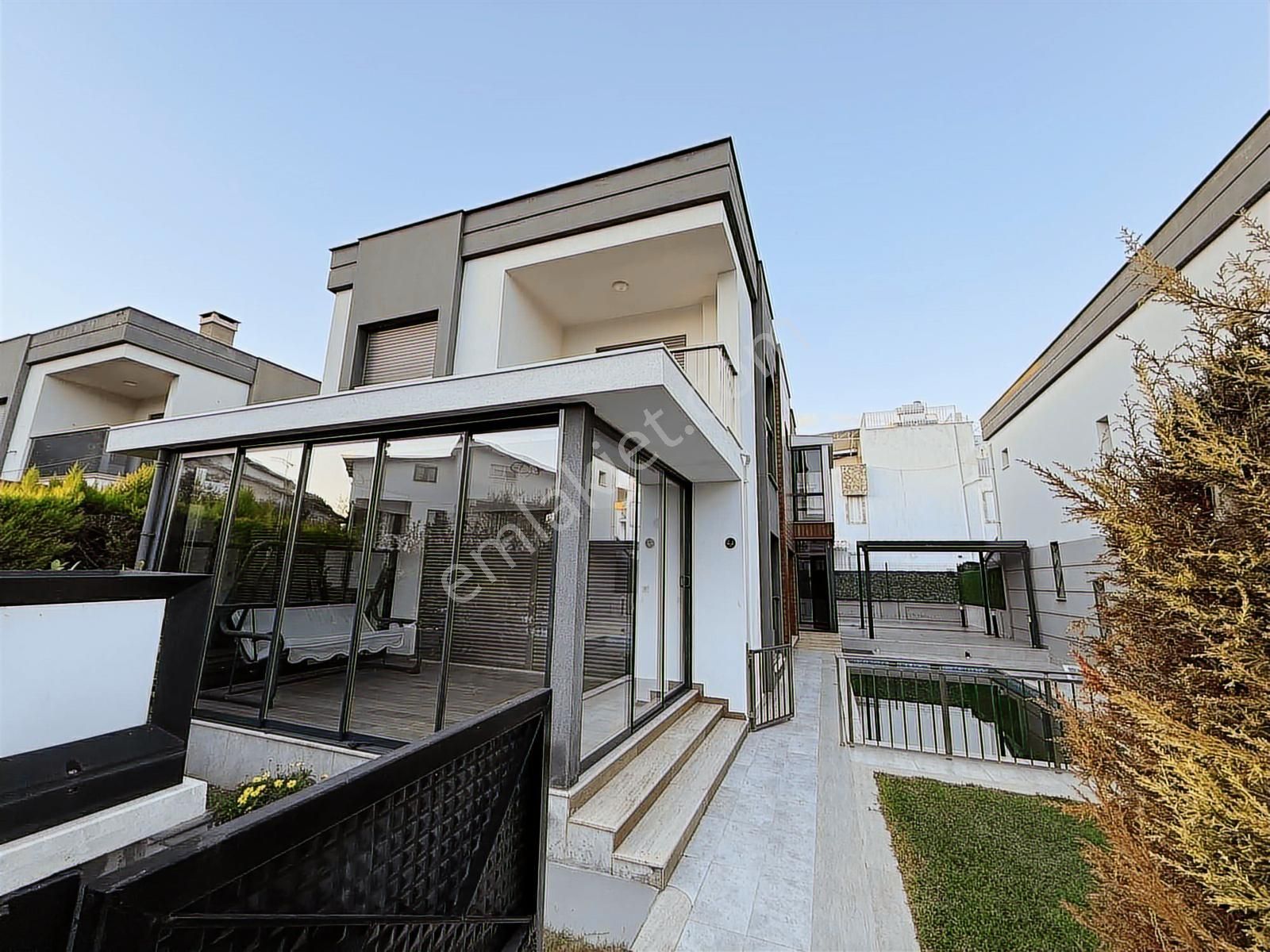 Kuşadası Karaova Avm Yakını Satılık 75 M2 Tabanlı 3+1 Villa - Görsel 3