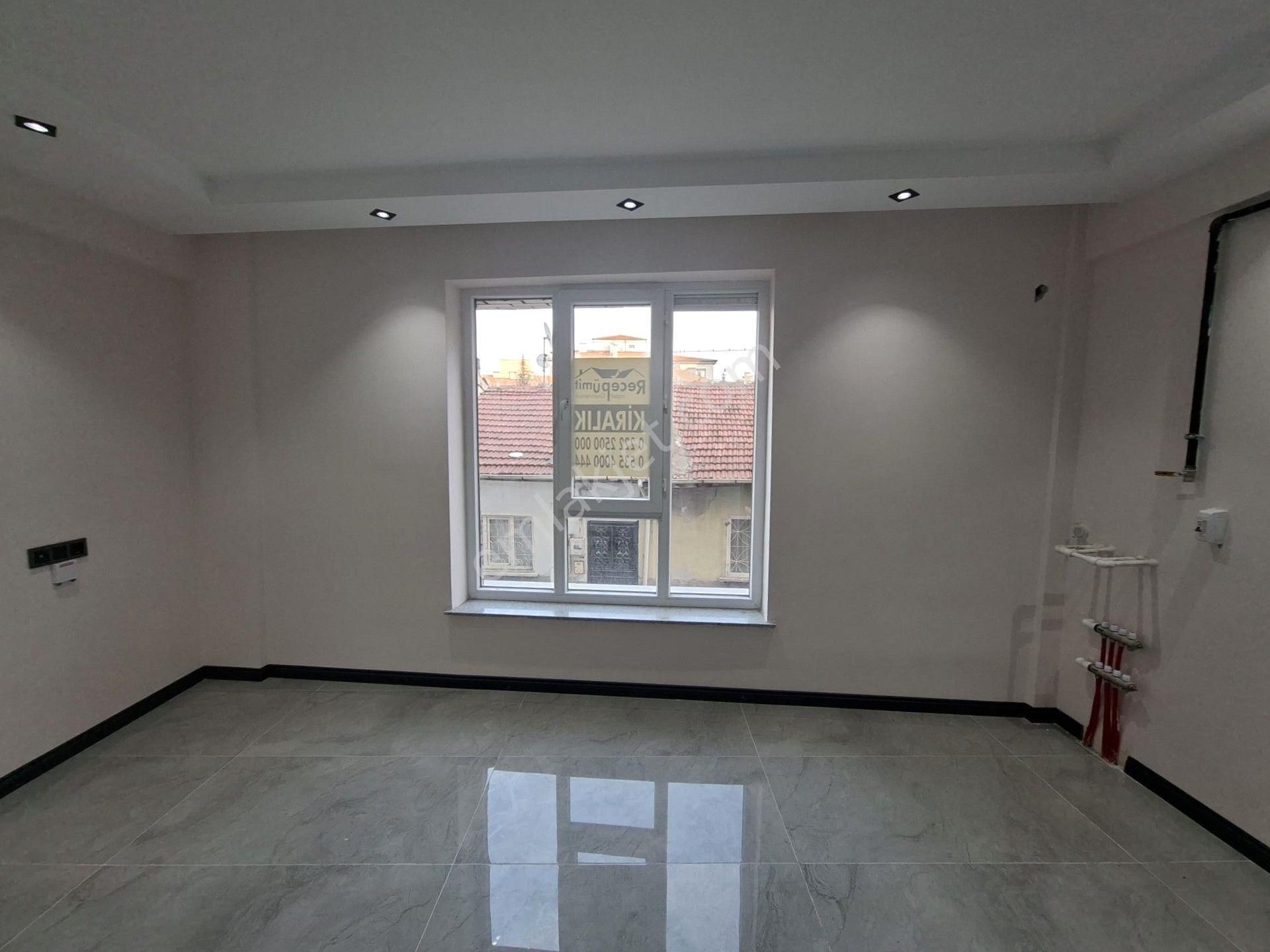 Recep Ümit'ten Şarhöyük Mahallesi Şarhöyük Sağlık Ocağının Yakınında (sıfır) Kiralık 1+1 Daire - Görsel 10