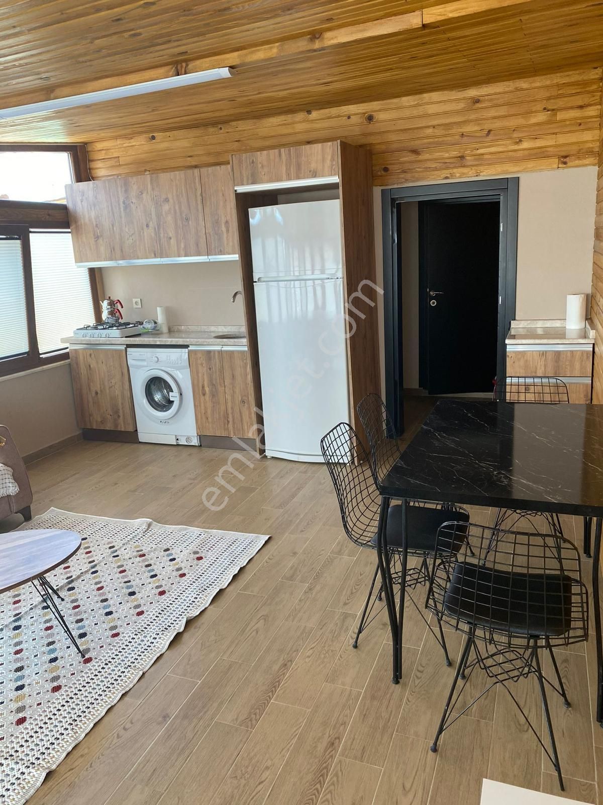 Denize 5 Dk Yürüme Mesafesinde 6 Adet 1+1 Den Oluşan Komple Bina - Görsel 2