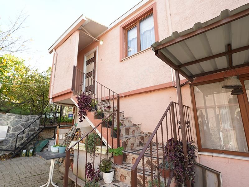 C21 Cius; Adliye Köyünde Deniz Manzaralı 2 Katlı Bahçeli Ev - Görsel 6