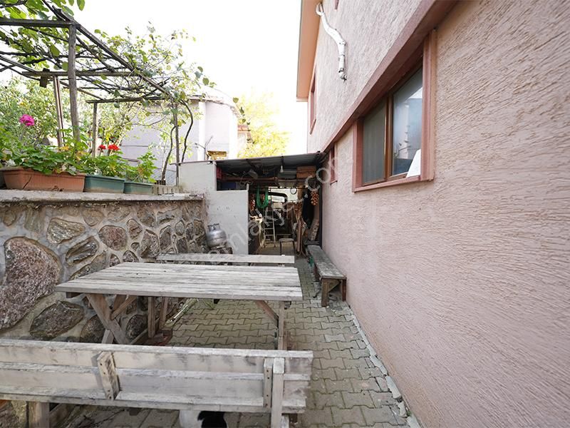 C21 Cius; Adliye Köyünde Deniz Manzaralı 2 Katlı Bahçeli Ev - Görsel 5