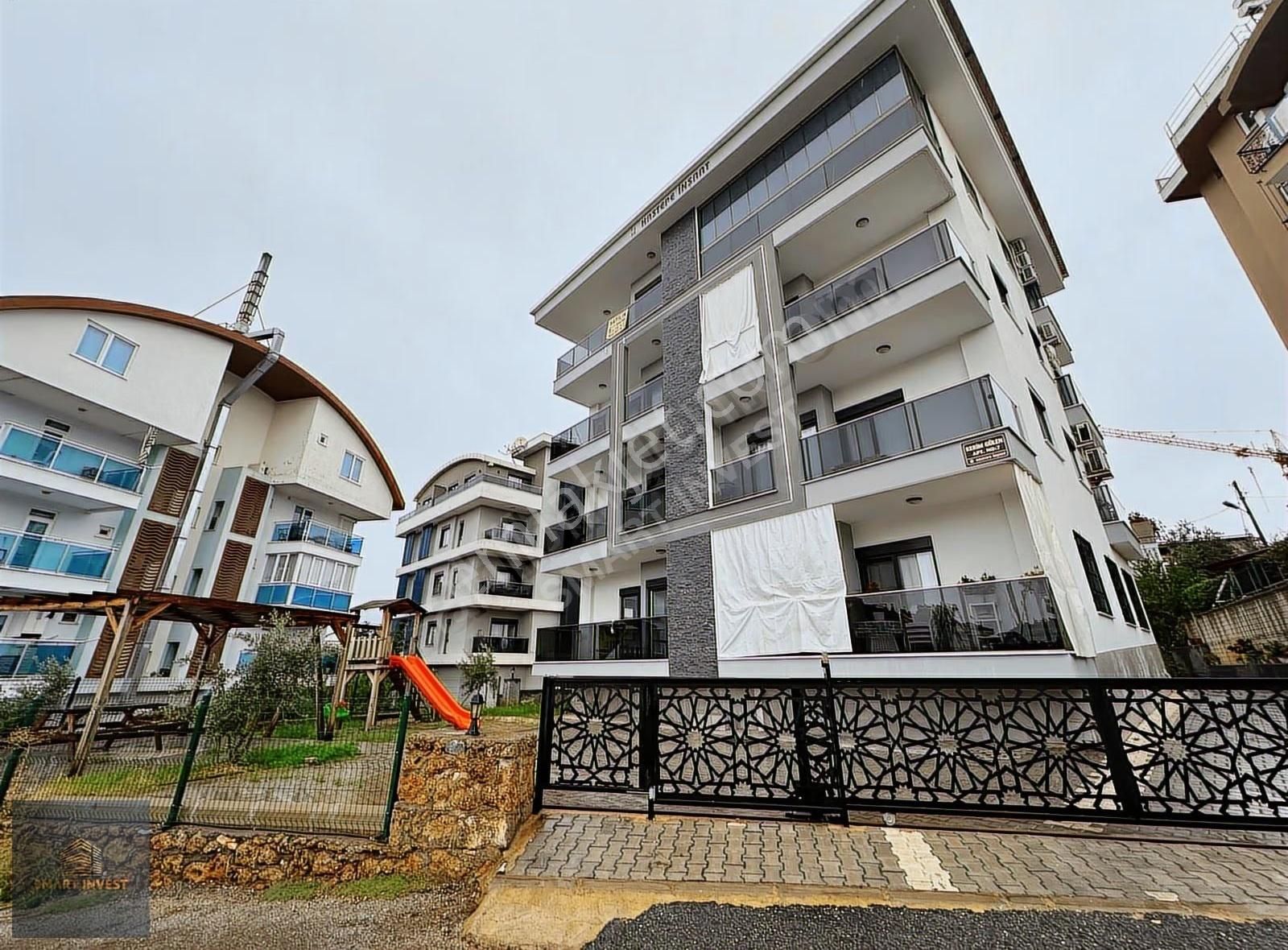 Alanya Oba Mahallesinde Denize 700 Metre Satılık 2+1