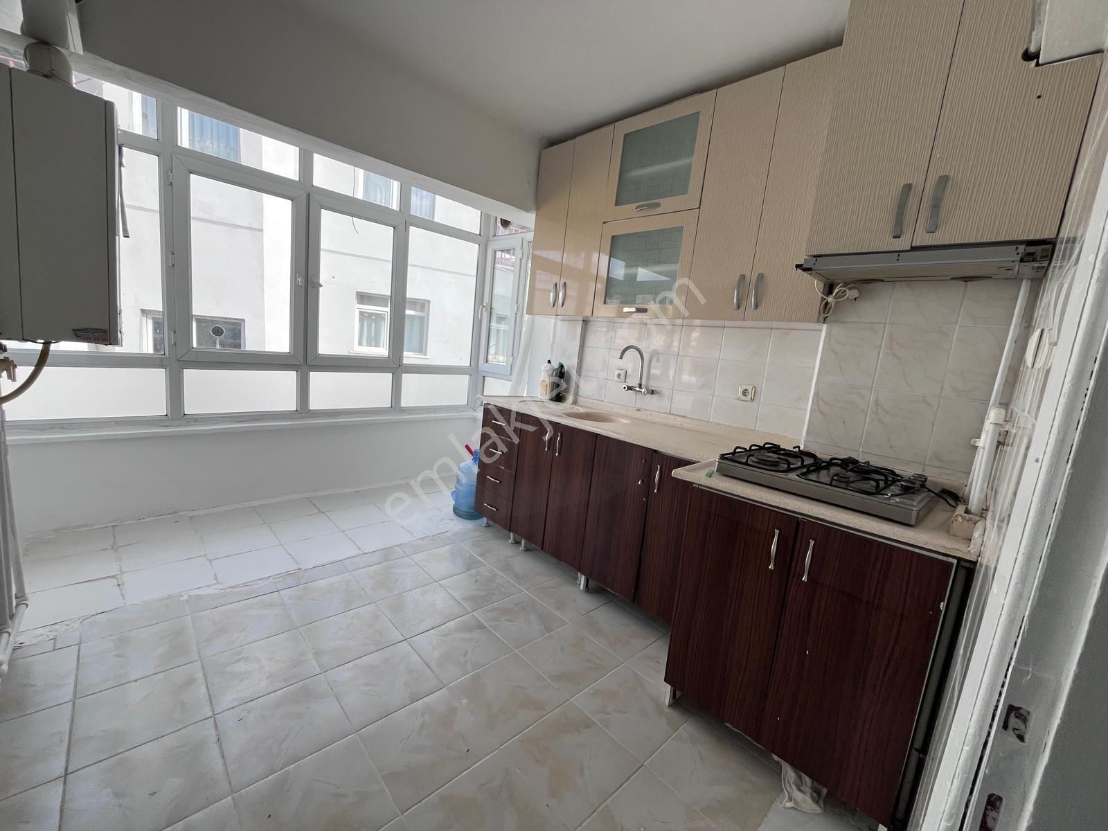 Pınarbaşı Mh.'de Caddeye Yakın 3+1 Fırsat Daire!!!