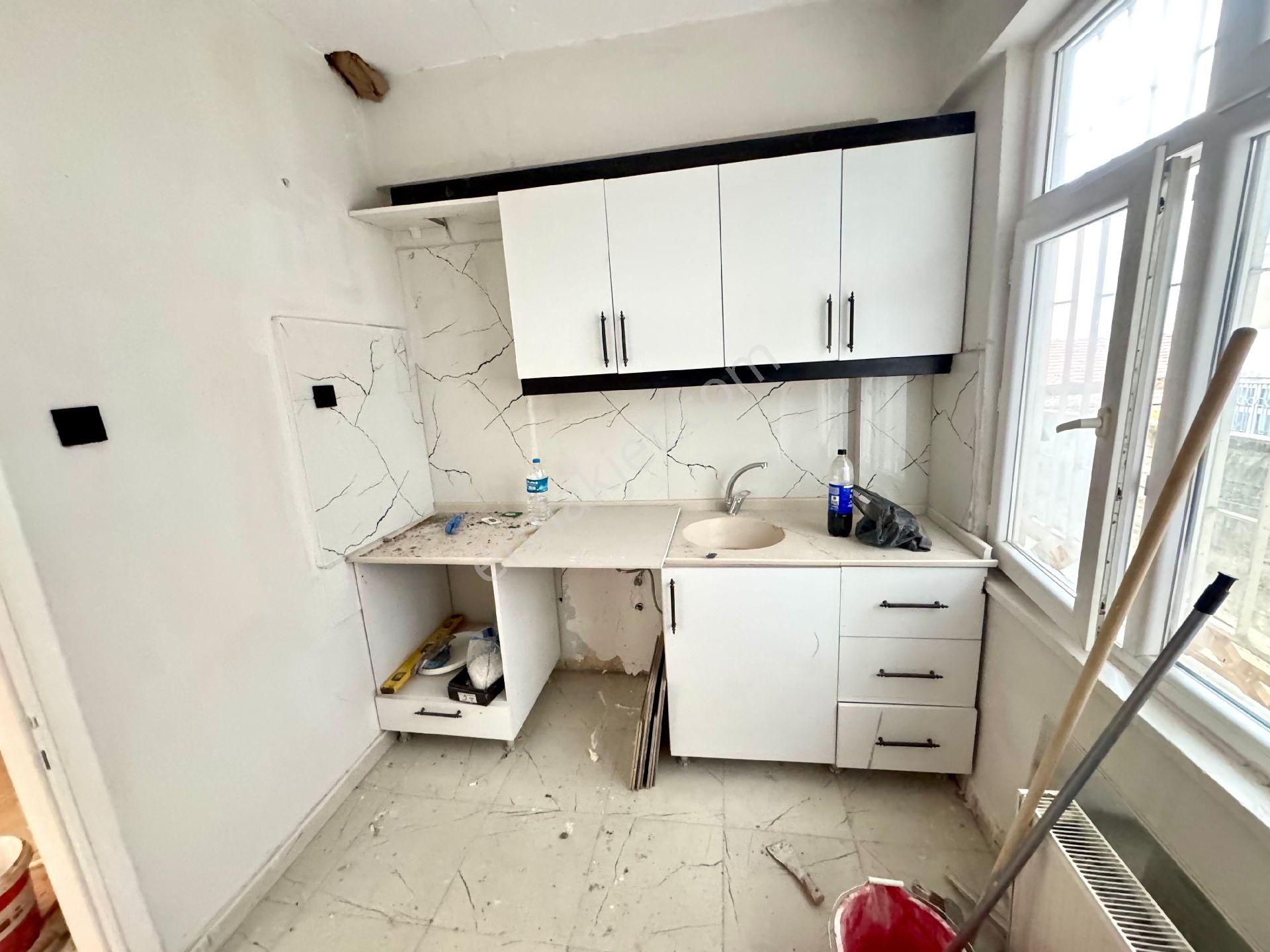 Lider Gayrimenkul'den Kadifekale Mh. 2+1 İçi Full Yapılı Fırsat Daire - Görsel 3