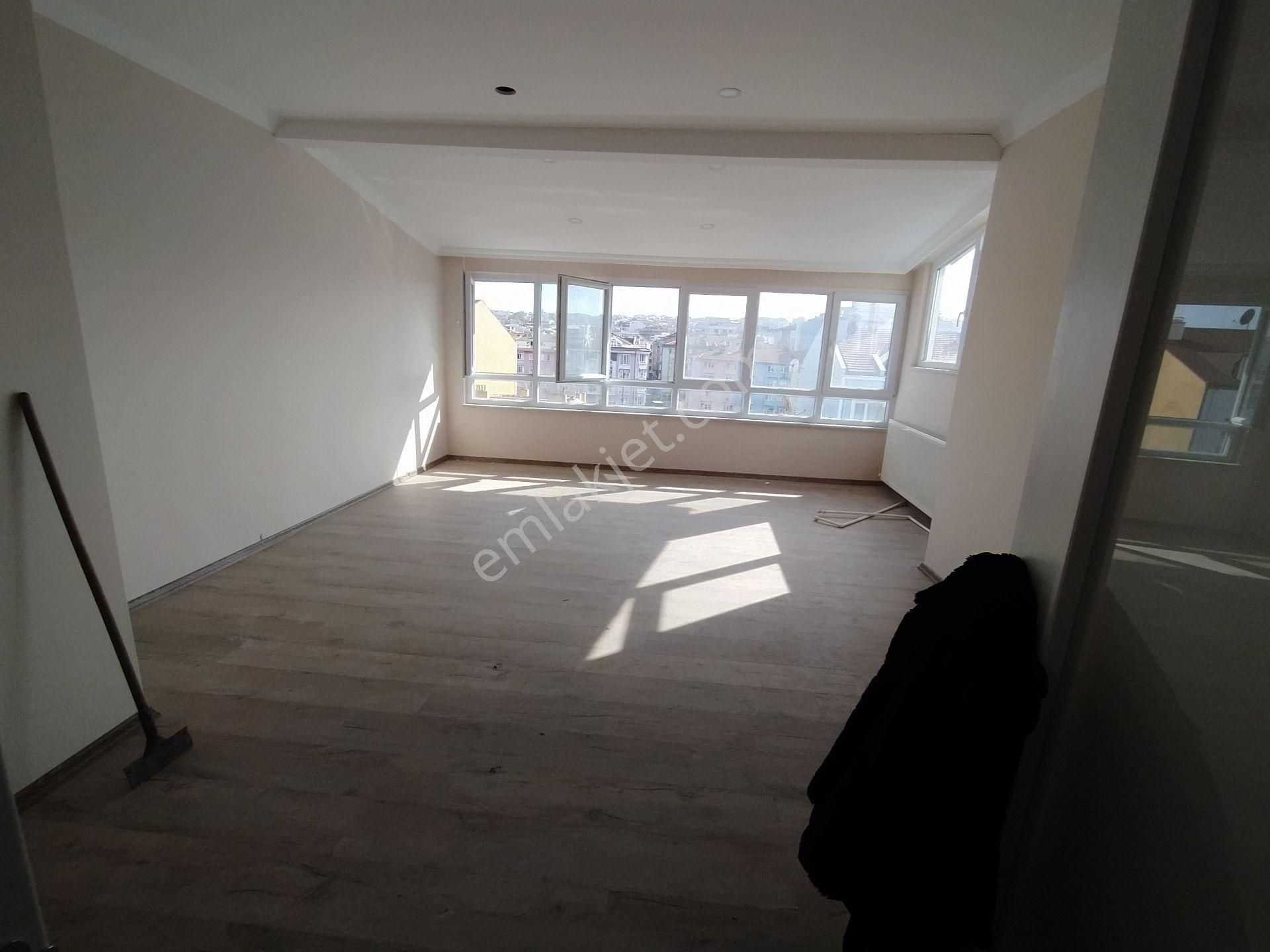 Büşra Gayrimenkulden Çarşı Merkezde Satılık Dublex Daire 4+1 Kat 5 Asansörlü İskanlı Kat Mülkiyetli - Görsel 3