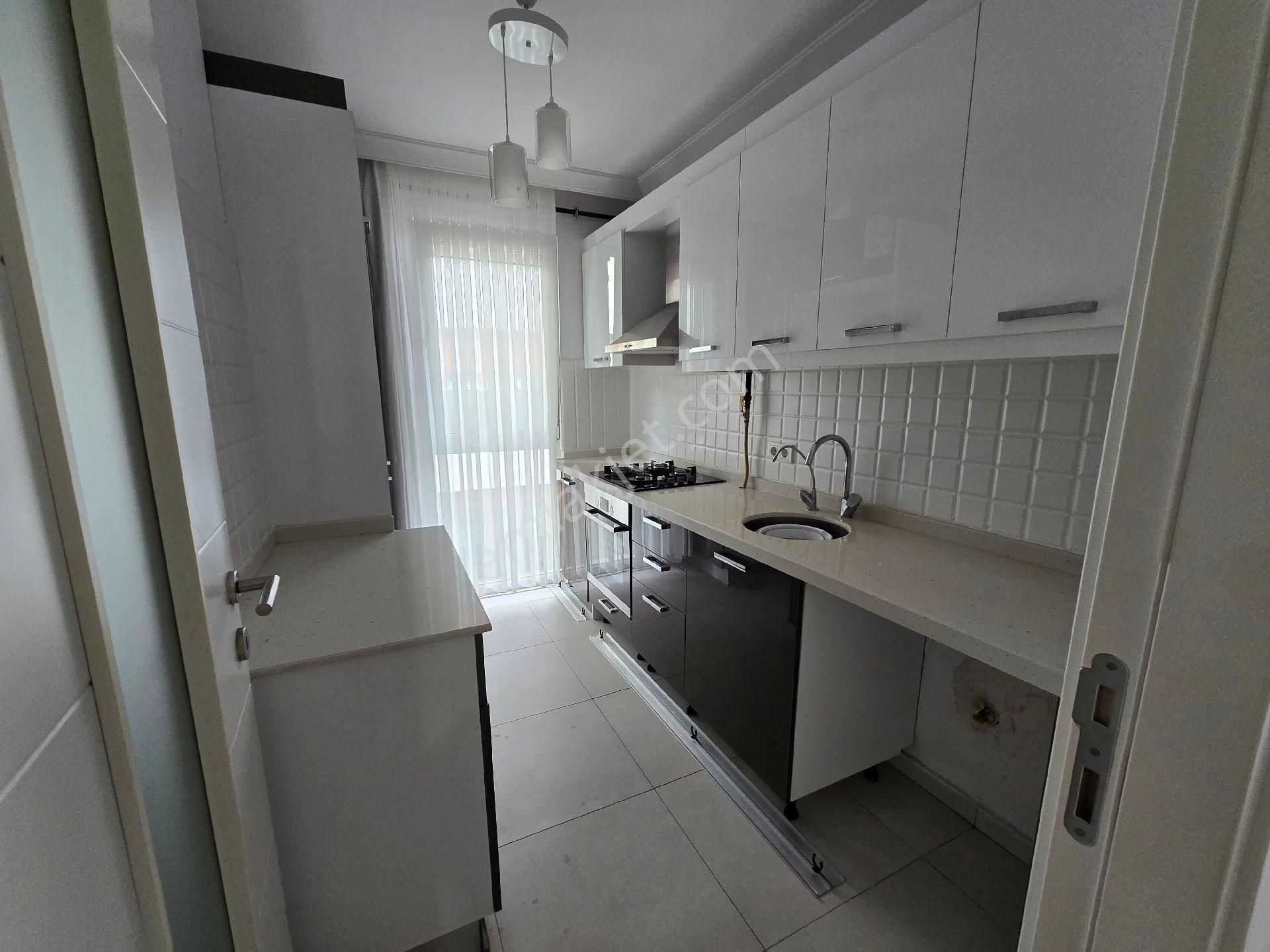 Ümraniye Merkezde Lüx Ebeveyn Banyolu 2+1 Daire Finans Merkzine 5 Dakika - Görsel 2