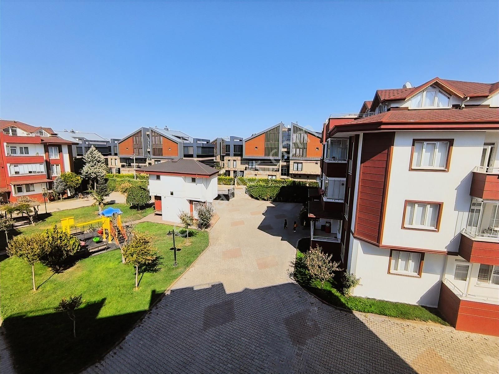 Kariyer'den Aykent Sitesi Mahmudiye Mh 175m² 4+1 Satılık Dubleks - Görsel 9