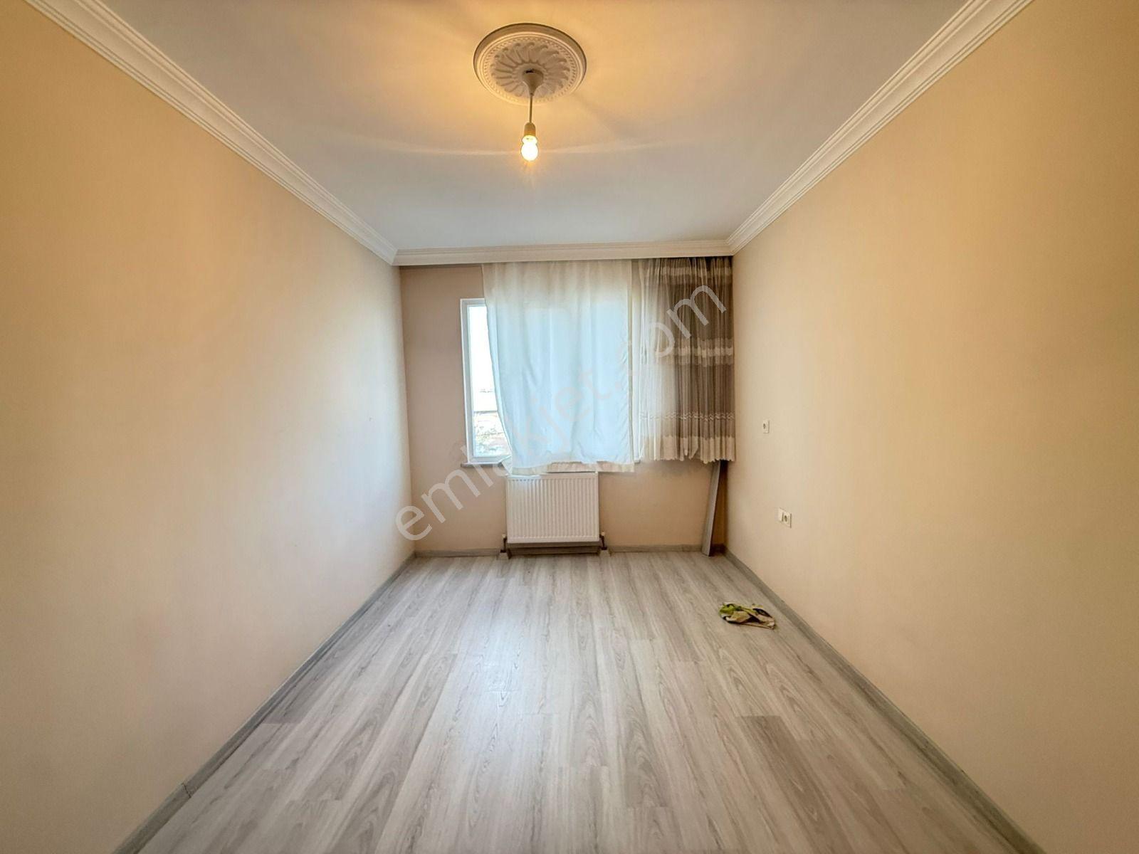 Tuşba Emlaktan Satılık Ara Kat Geniş 2+1 Daire - Görsel 4