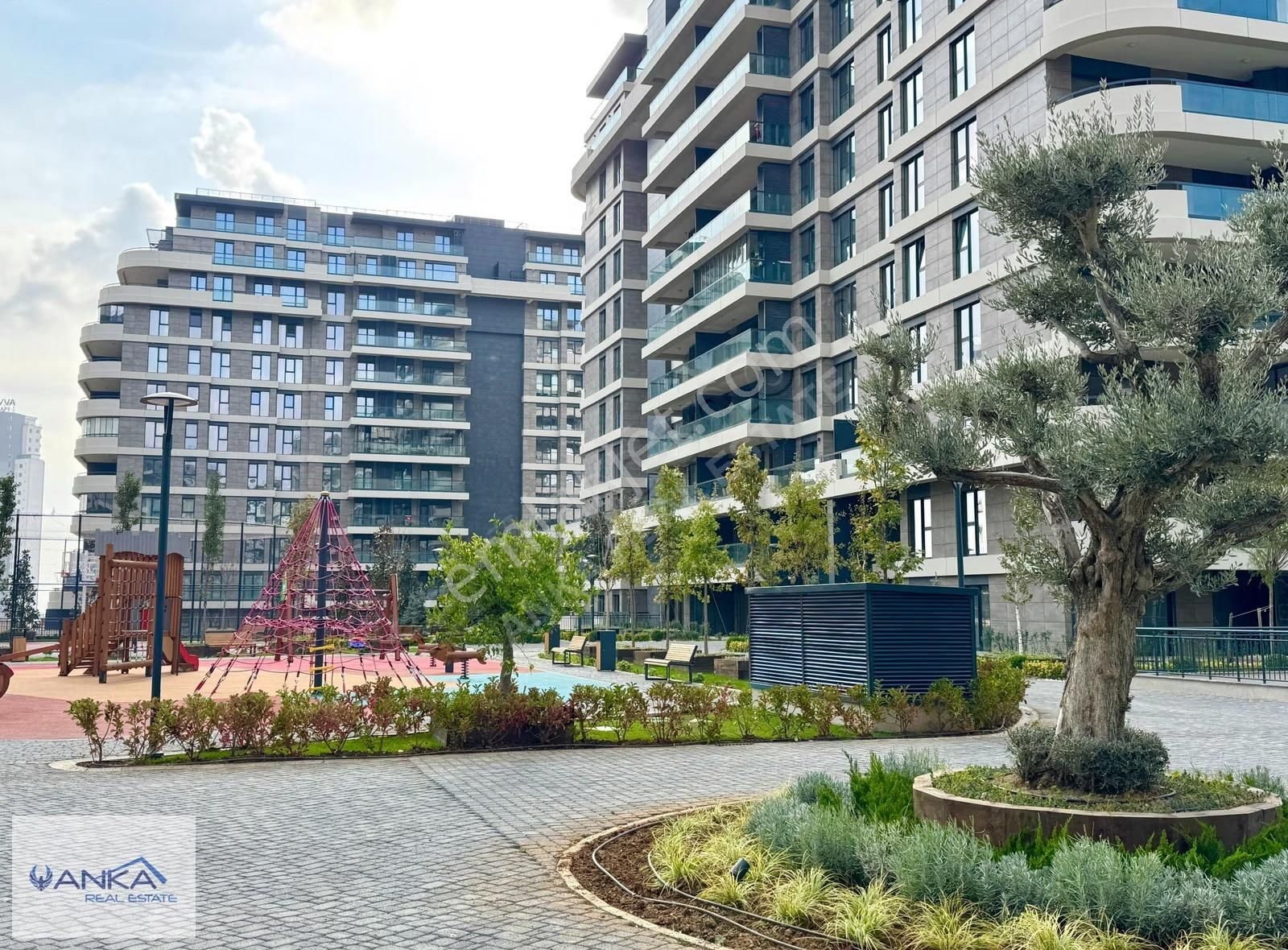 Batı Yakası Projesi Kat Bahçeli Kapalı Mutfaklı 2+1 Kiralık - Görsel 31