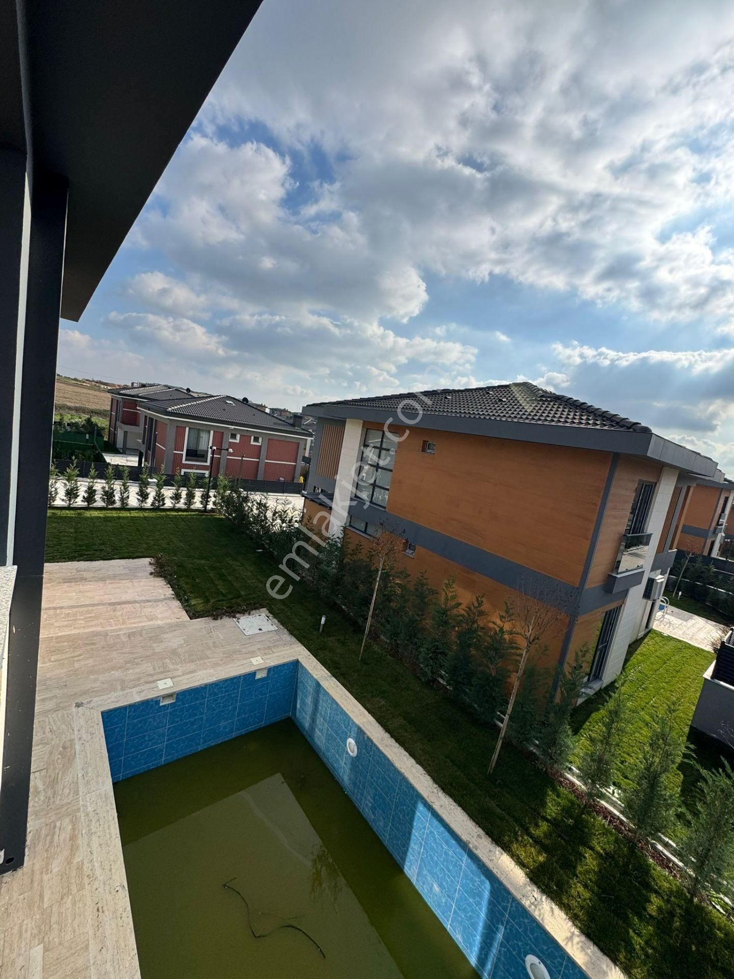 Çorlu Önerlerde Müstakil Havuzlu Satılık Lüks 4+1 Villa - Görsel 33