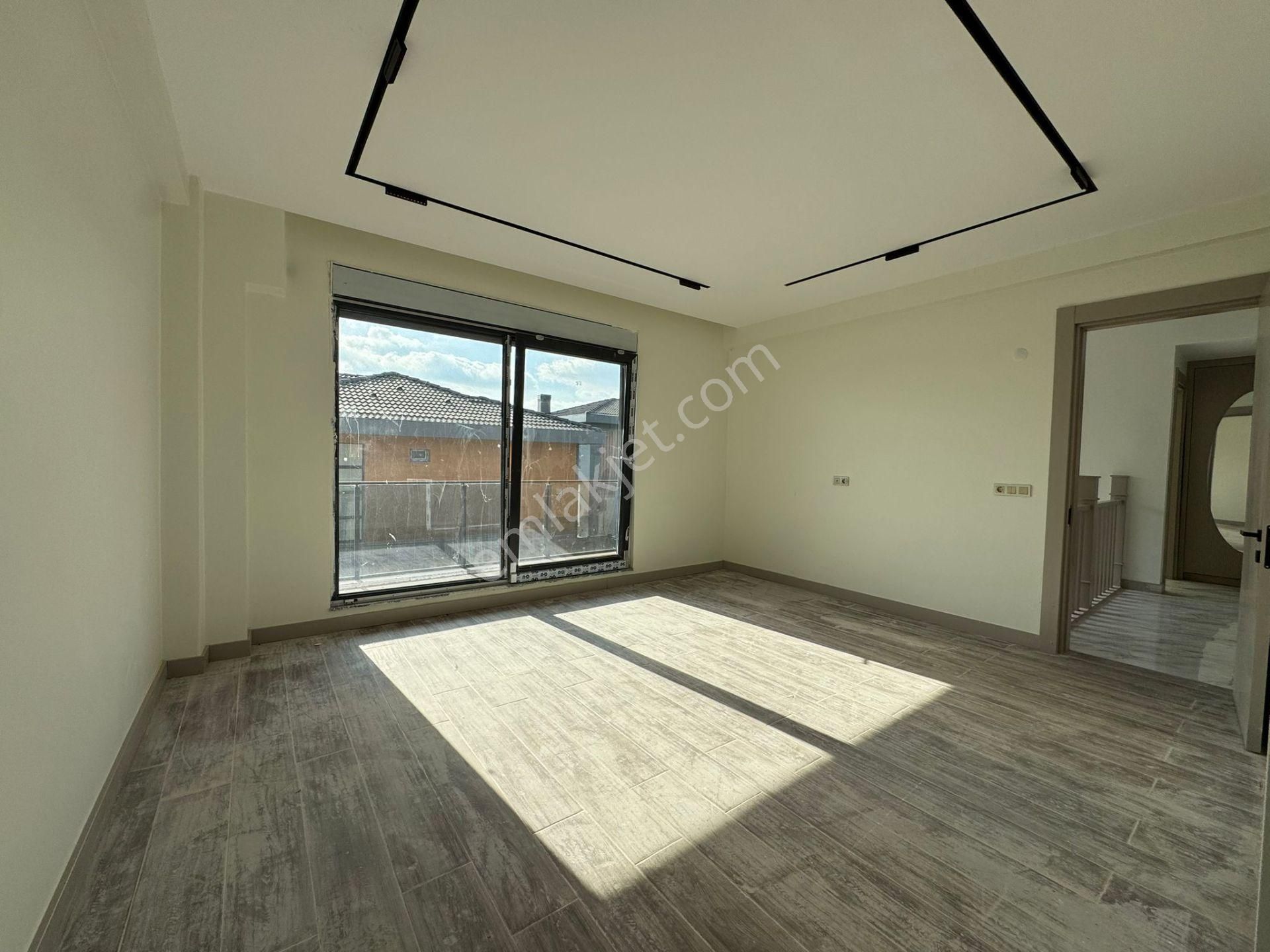 Çorlu Önerlerde Müstakil Havuzlu Satılık Lüks 4+1 Villa - Görsel 23