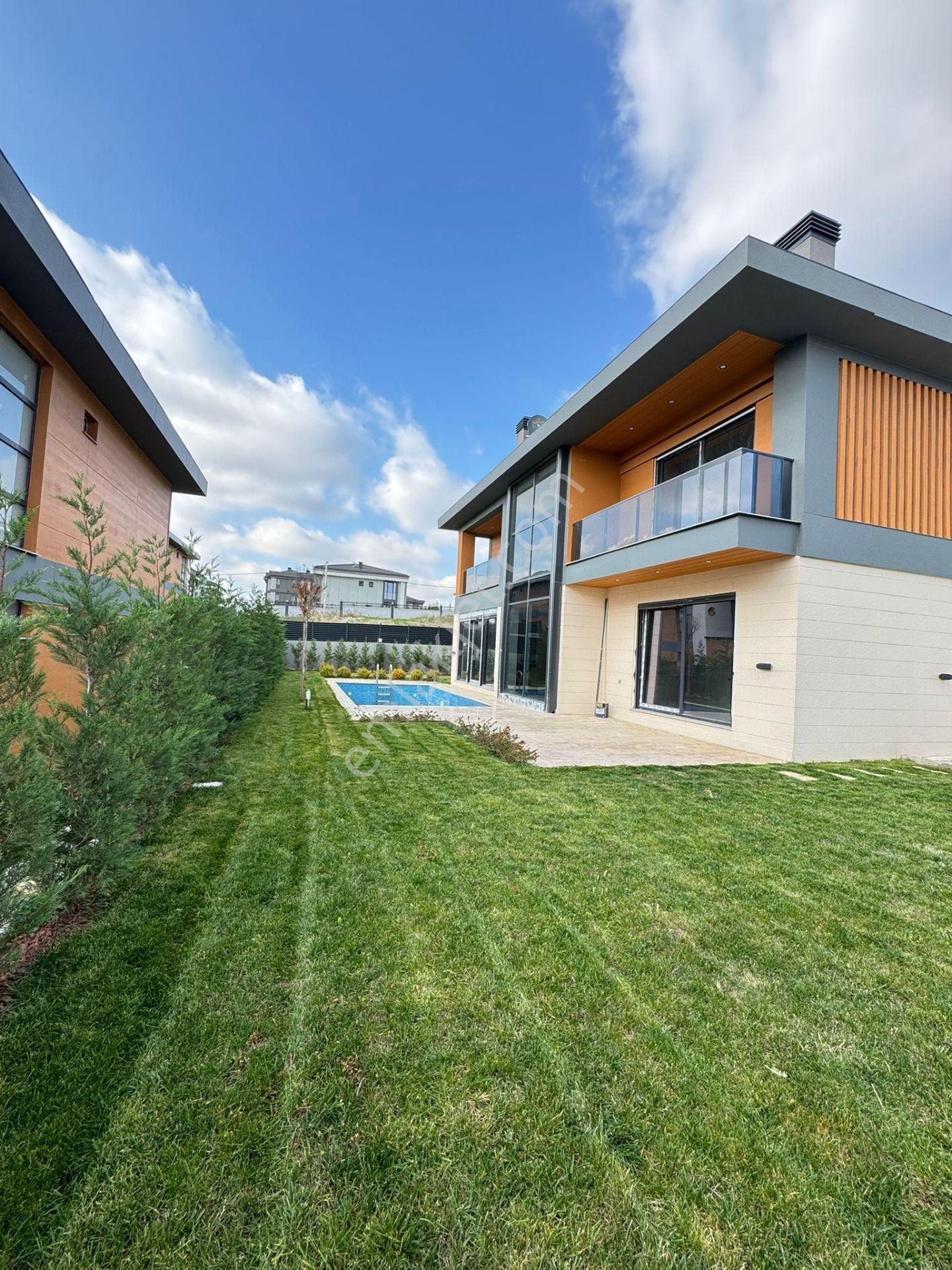 Çorlu Önerlerde Müstakil Havuzlu Satılık Lüks 4+1 Villa - Görsel 30