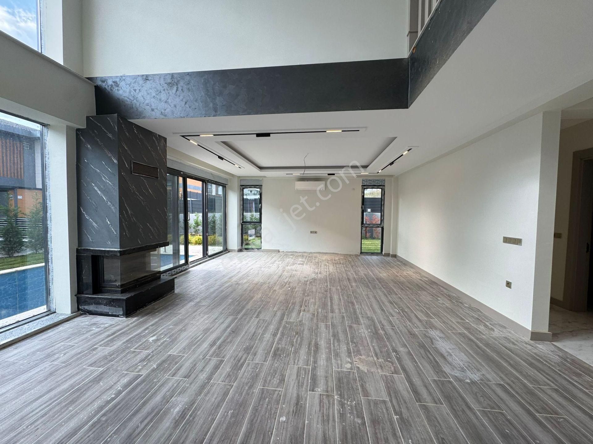 Çorlu Önerlerde Müstakil Havuzlu Satılık Lüks 4+1 Villa - Görsel 18