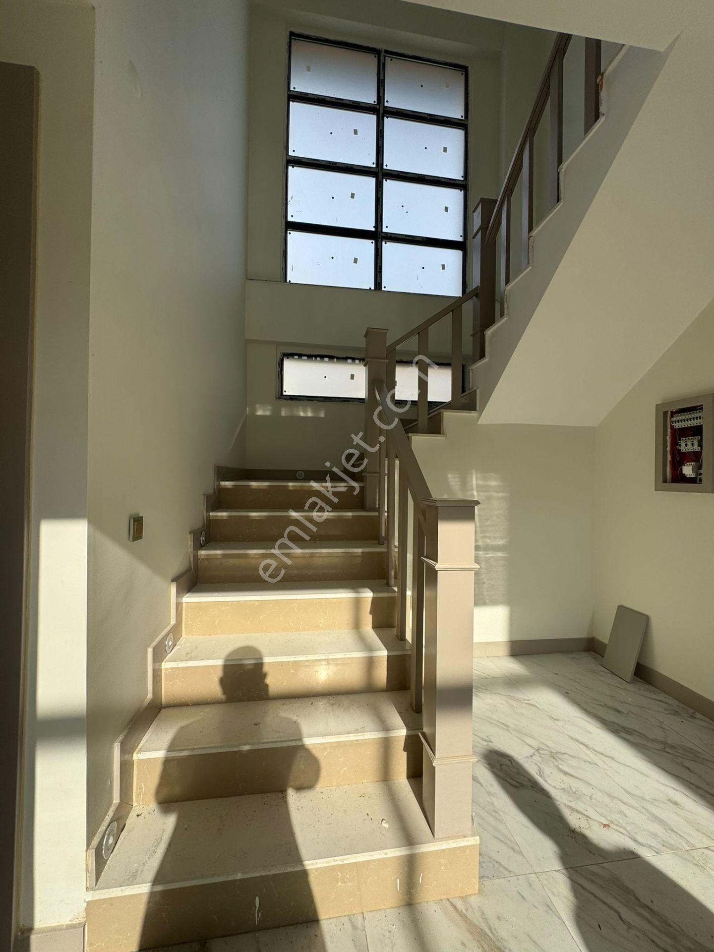 Çorlu Önerlerde Müstakil Havuzlu Satılık Lüks 4+1 Villa - Görsel 17